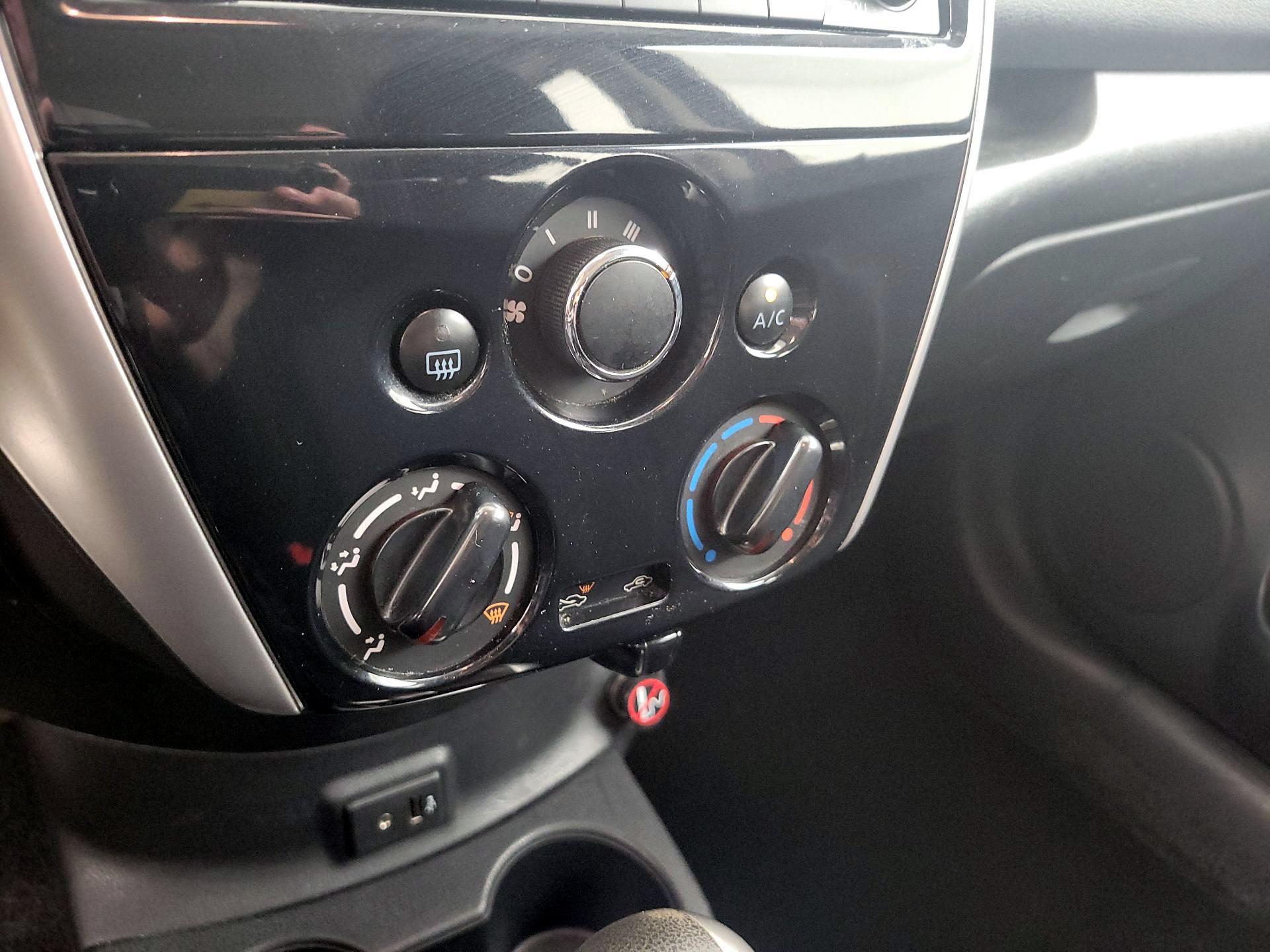 Thumbnail: 2017 Nissan Versa Note - 16
