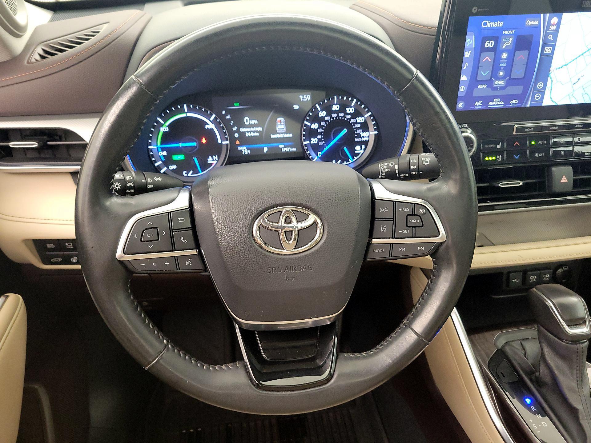 Thumbnail: 2021 Toyota Highlander - 10
