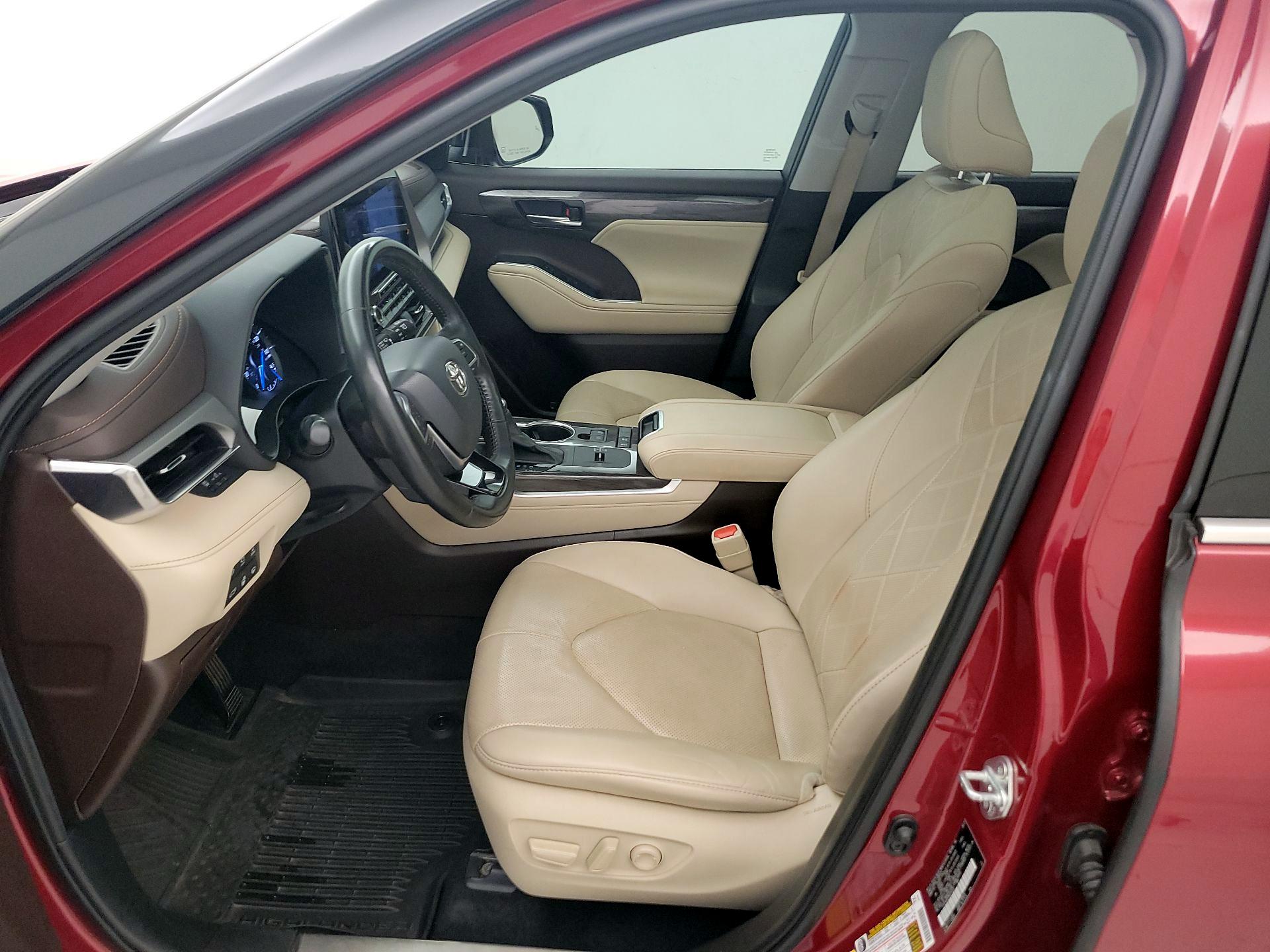 Thumbnail: 2021 Toyota Highlander - 11