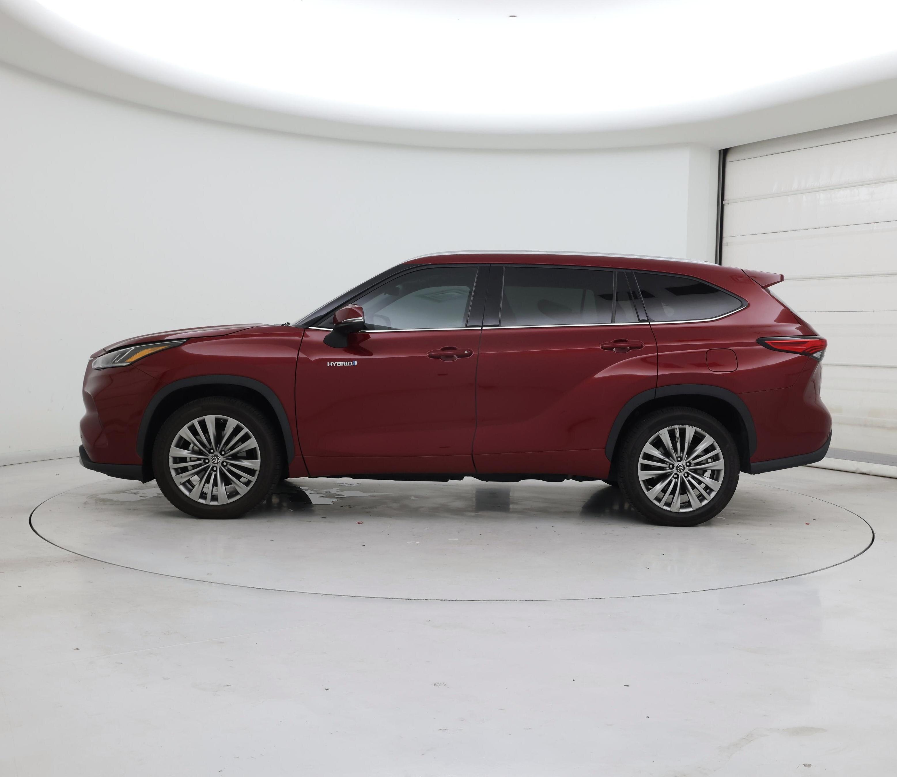 Thumbnail: 2021 Toyota Highlander - 3