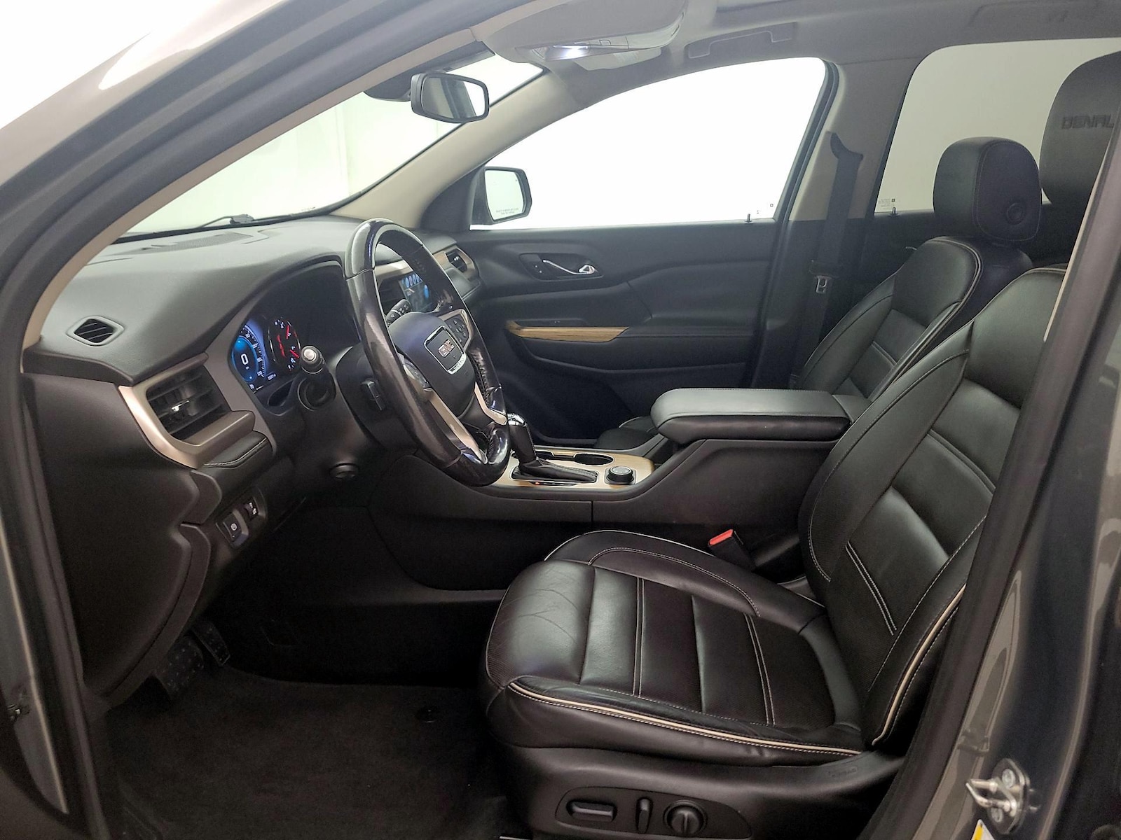 2018 GMC Acadia Denali - Photo 12