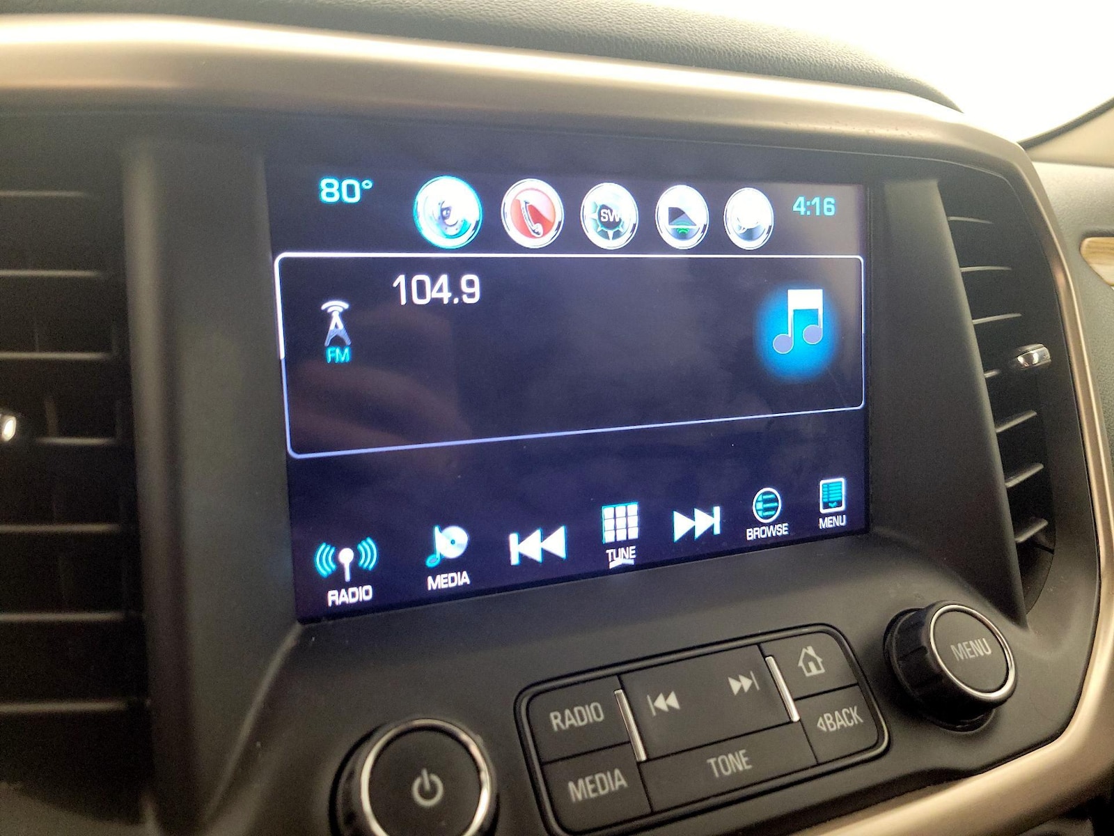 2018 GMC Acadia Denali - Photo 16