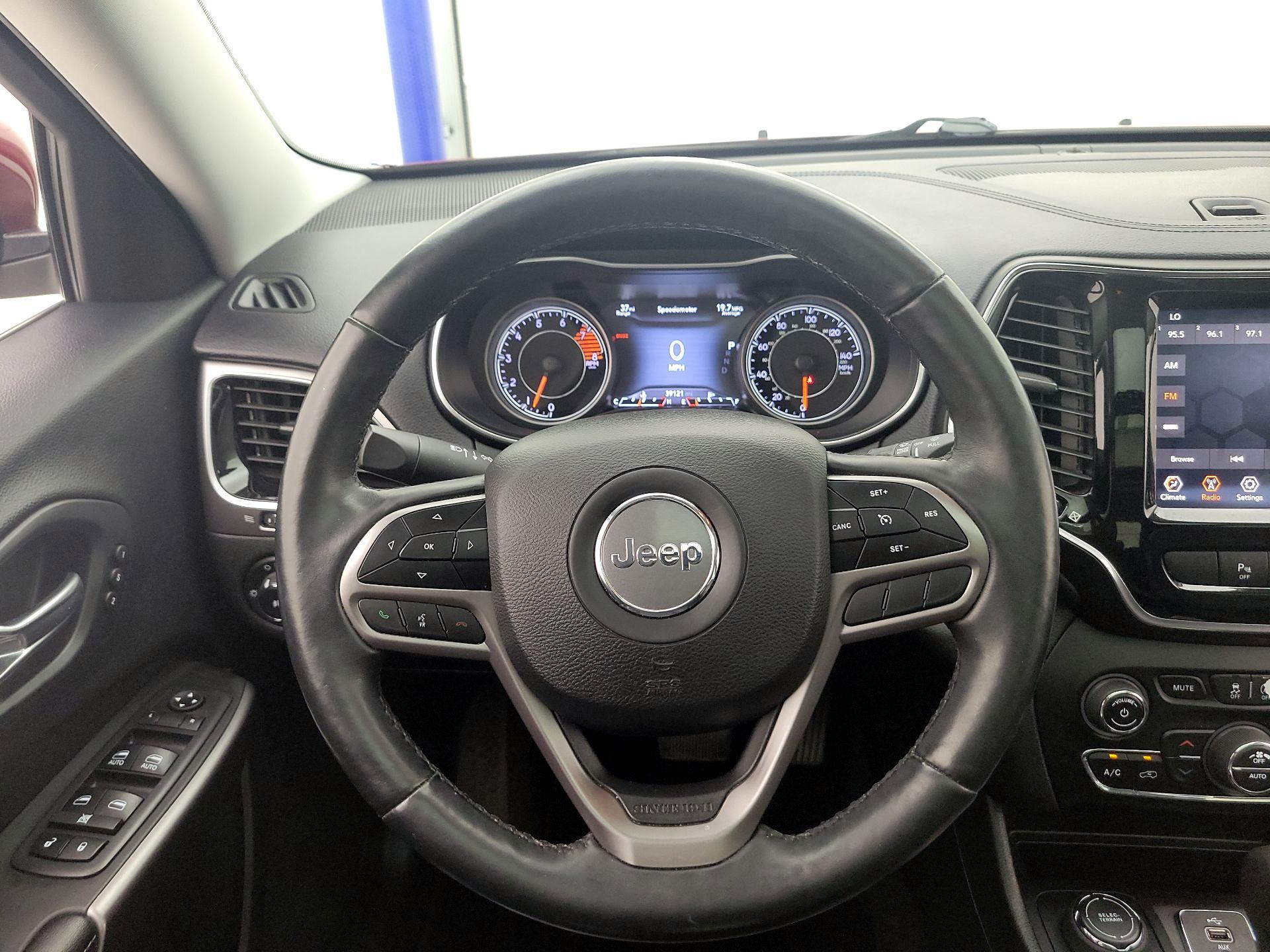 Thumbnail: 2019 Jeep Cherokee - 10