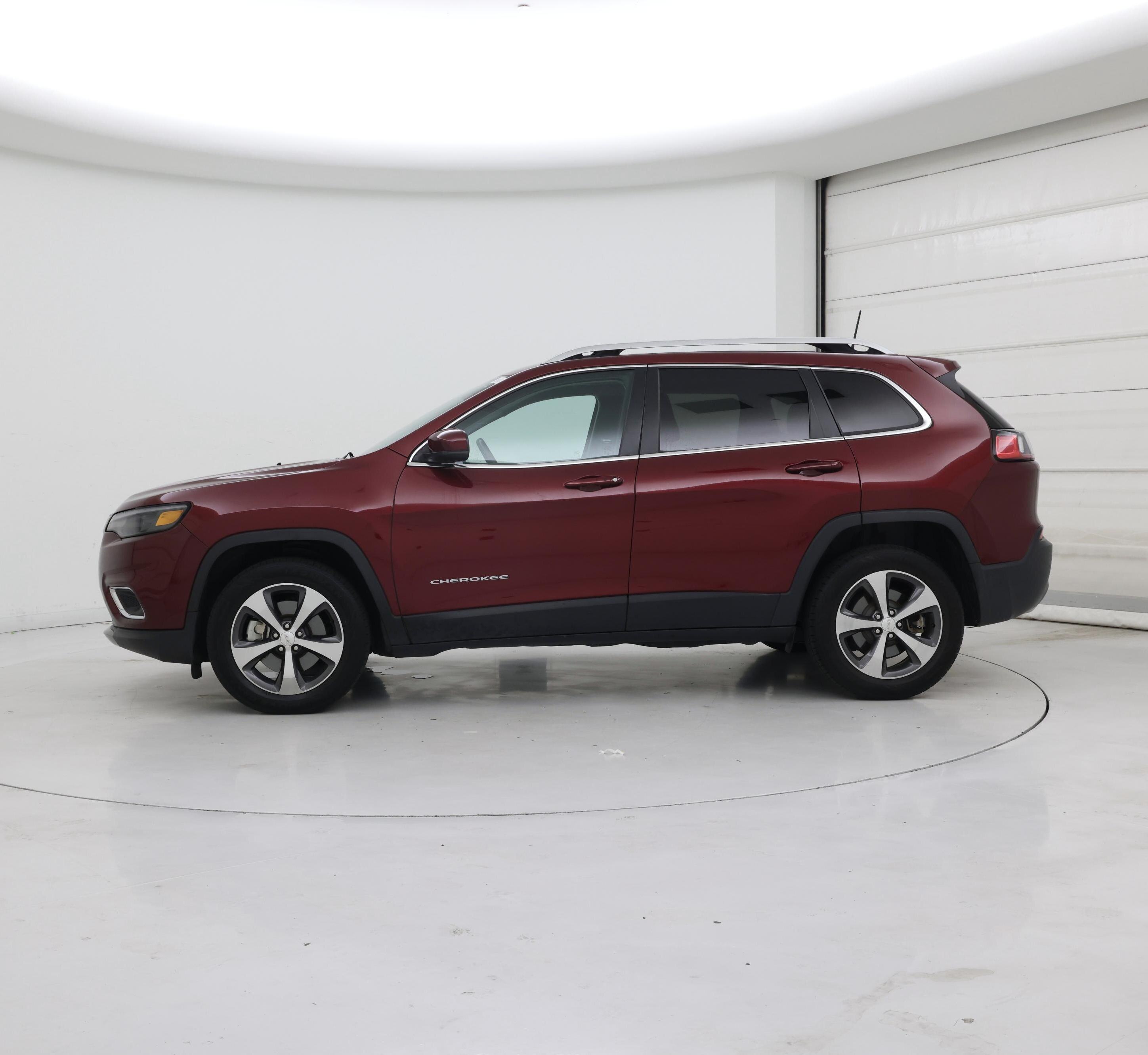 Thumbnail: 2019 Jeep Cherokee - 3