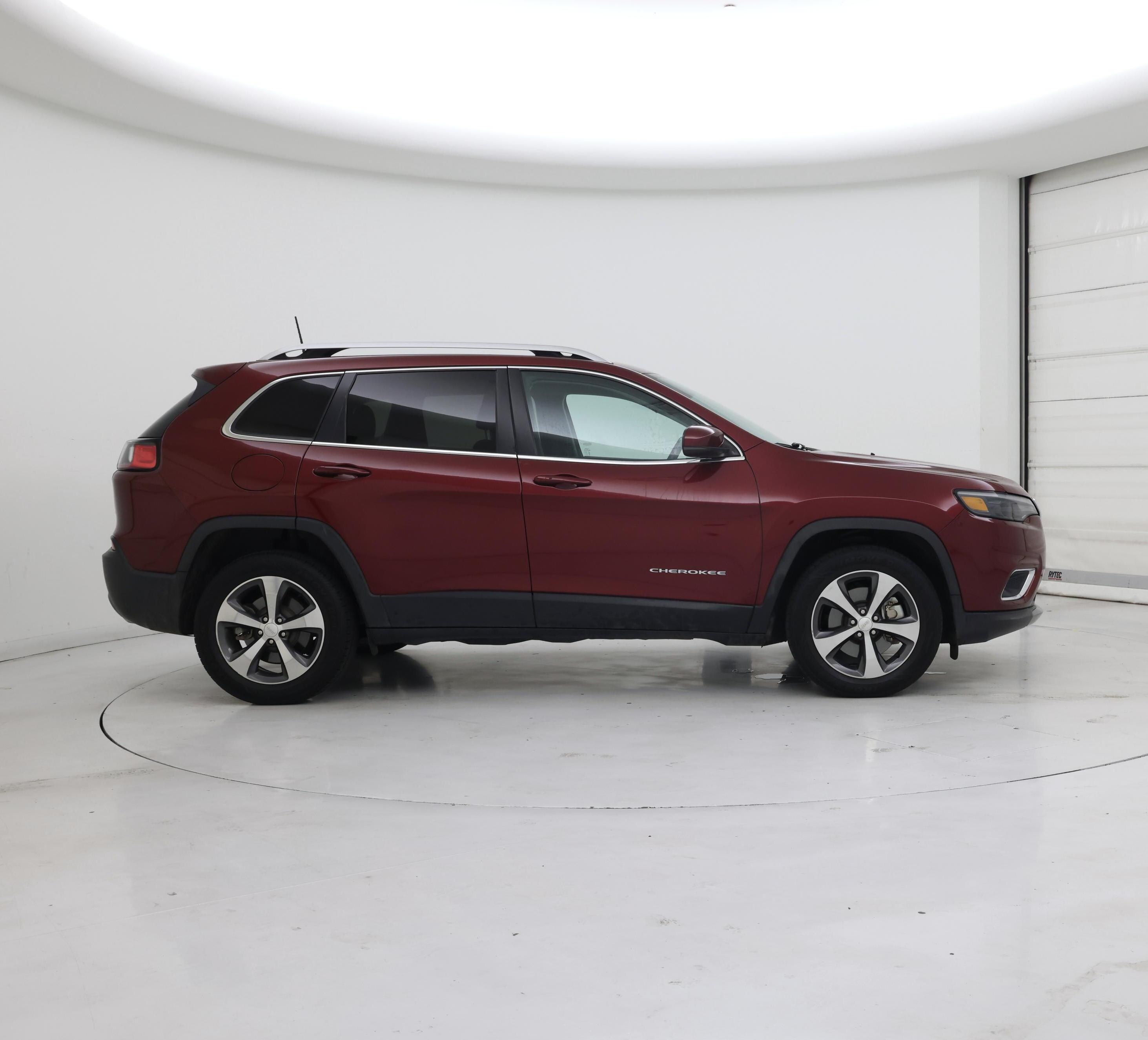 Thumbnail: 2019 Jeep Cherokee - 7