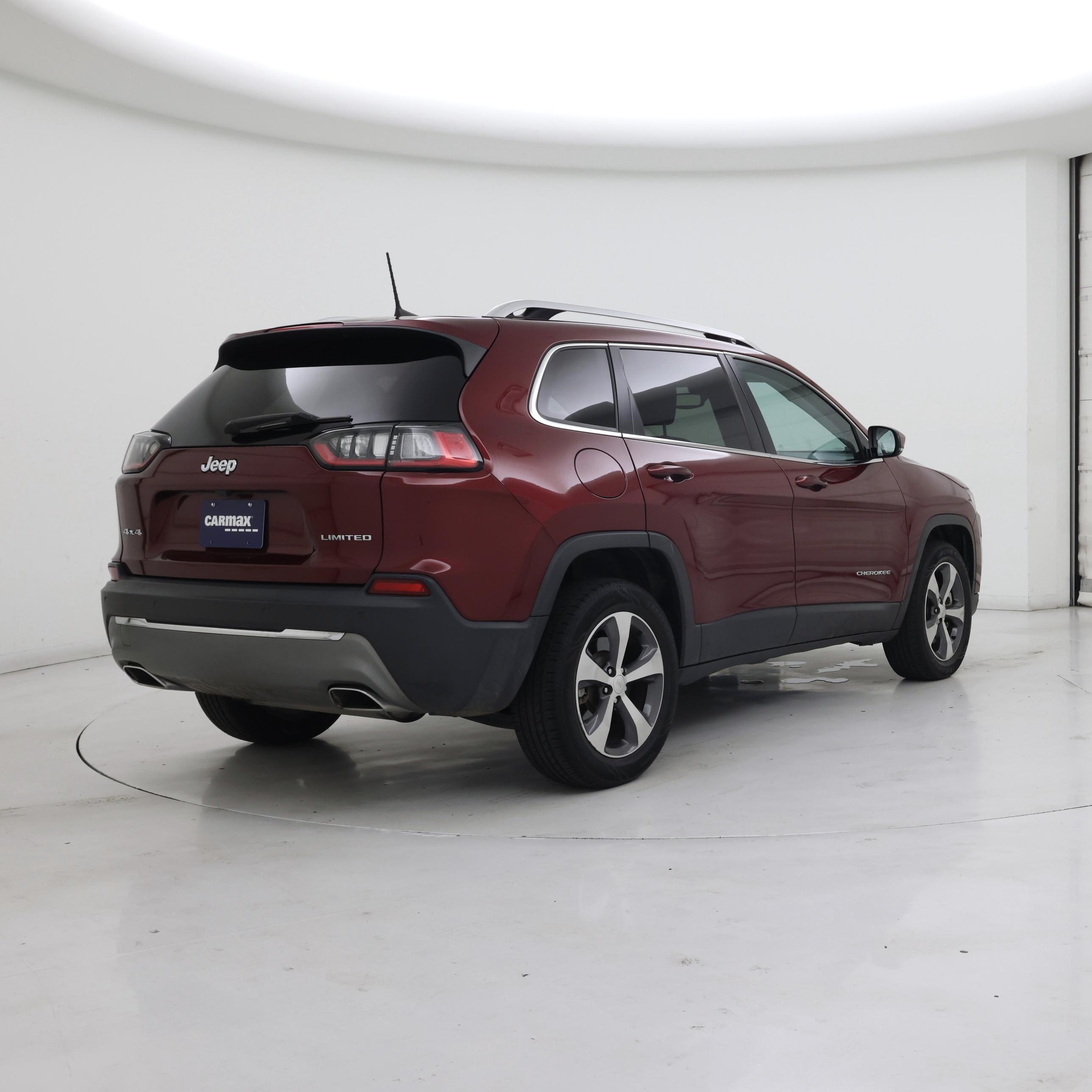Thumbnail: 2019 Jeep Cherokee - 8