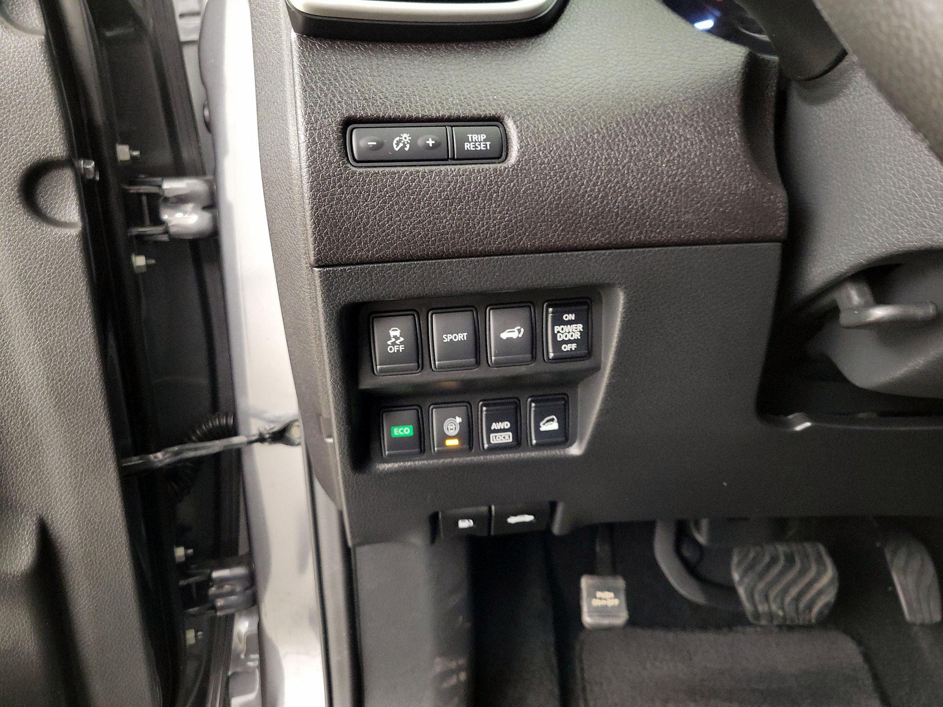 Thumbnail: 2016 Nissan Rogue - 13