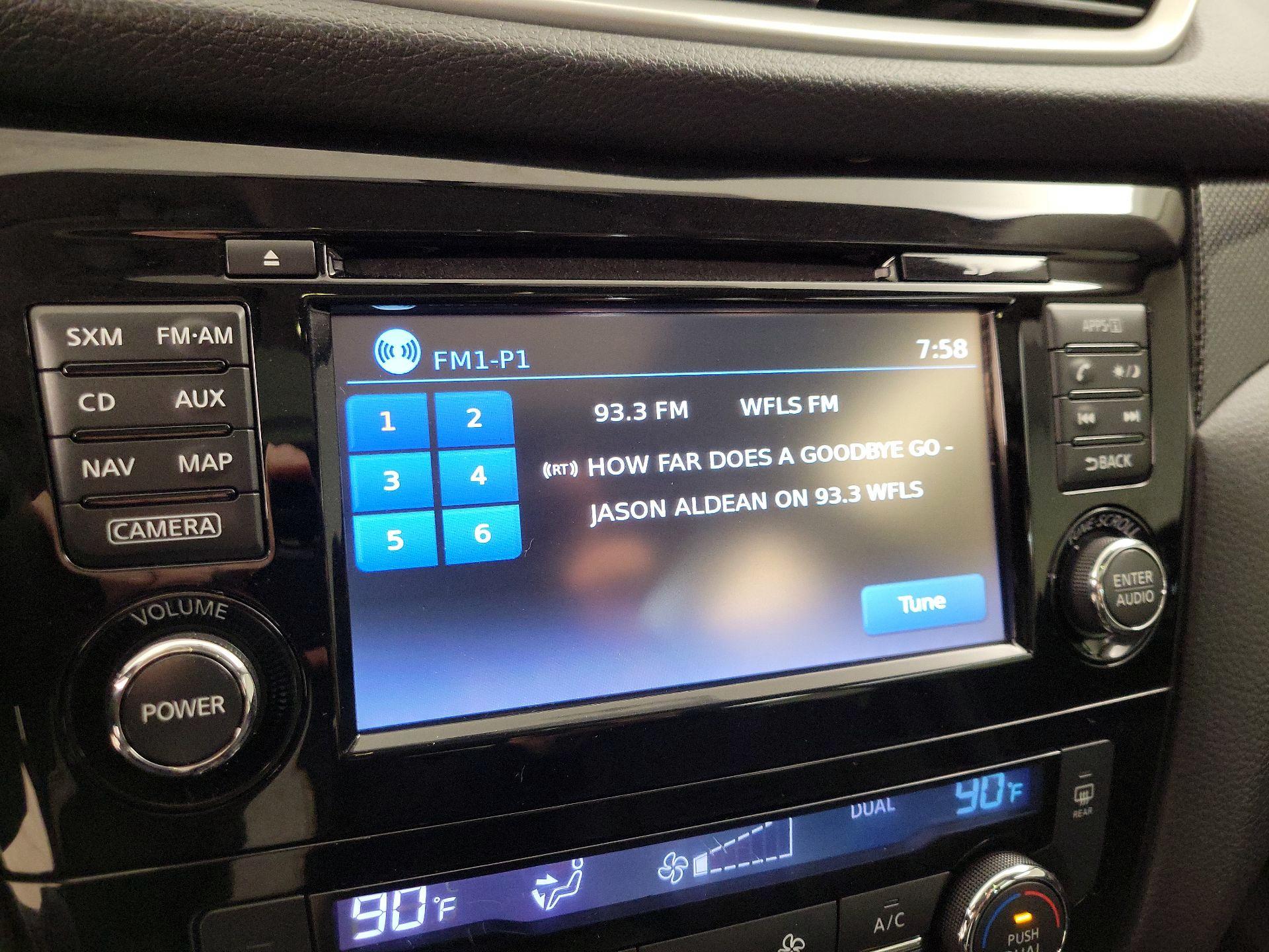 Thumbnail: 2016 Nissan Rogue - 16