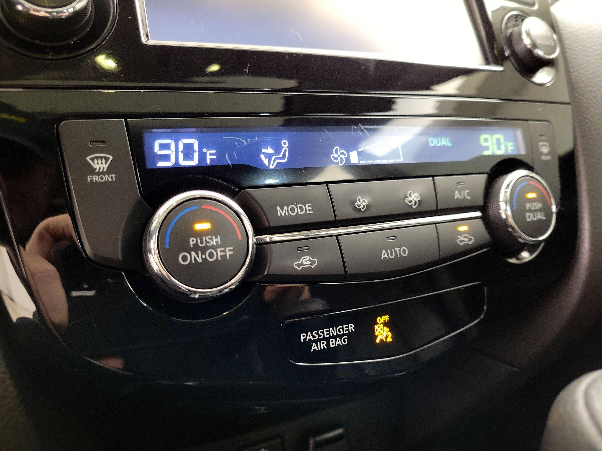 Thumbnail: 2016 Nissan Rogue - 17