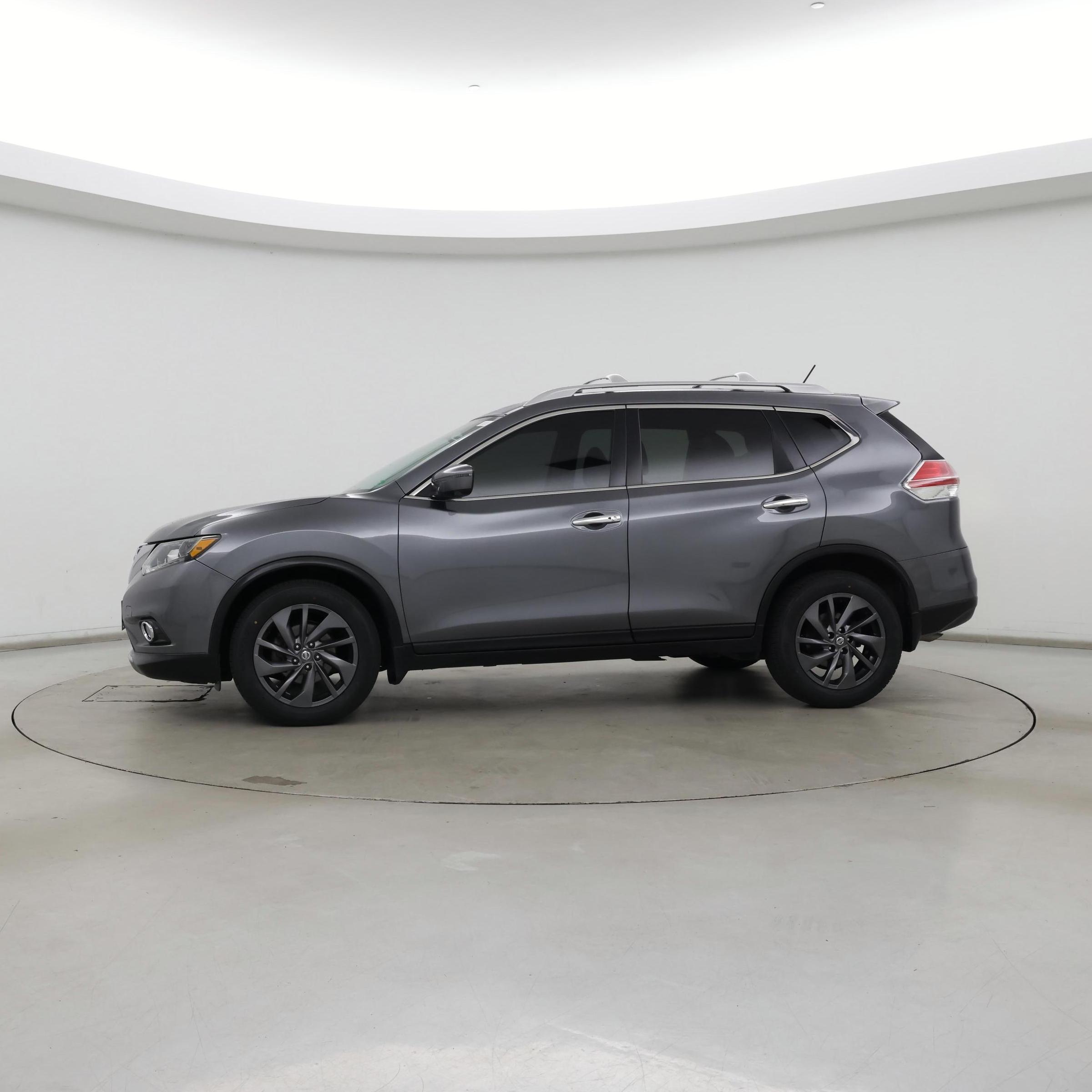 Thumbnail: 2016 Nissan Rogue - 3