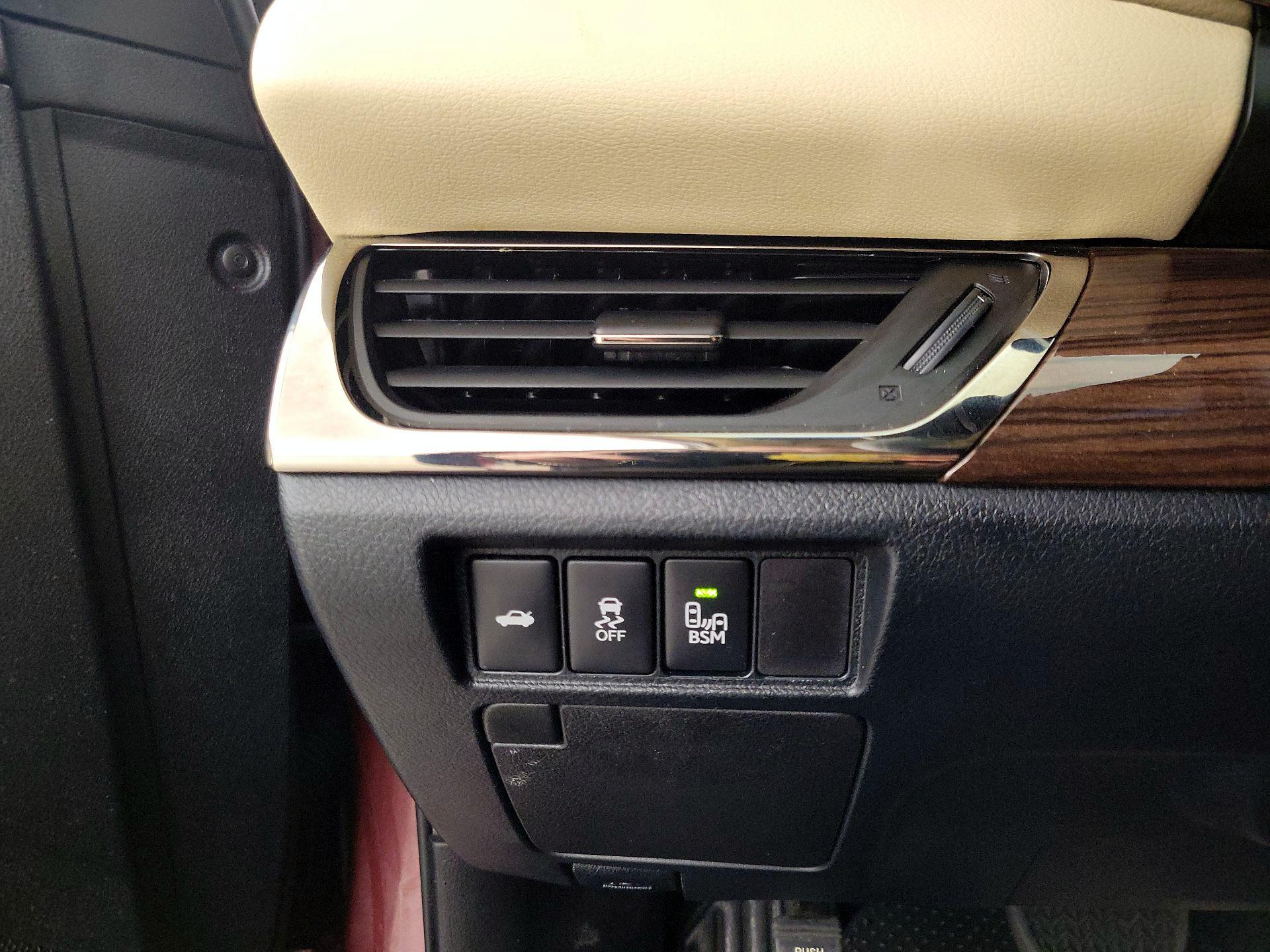 Thumbnail: 2015 Toyota Avalon - 13