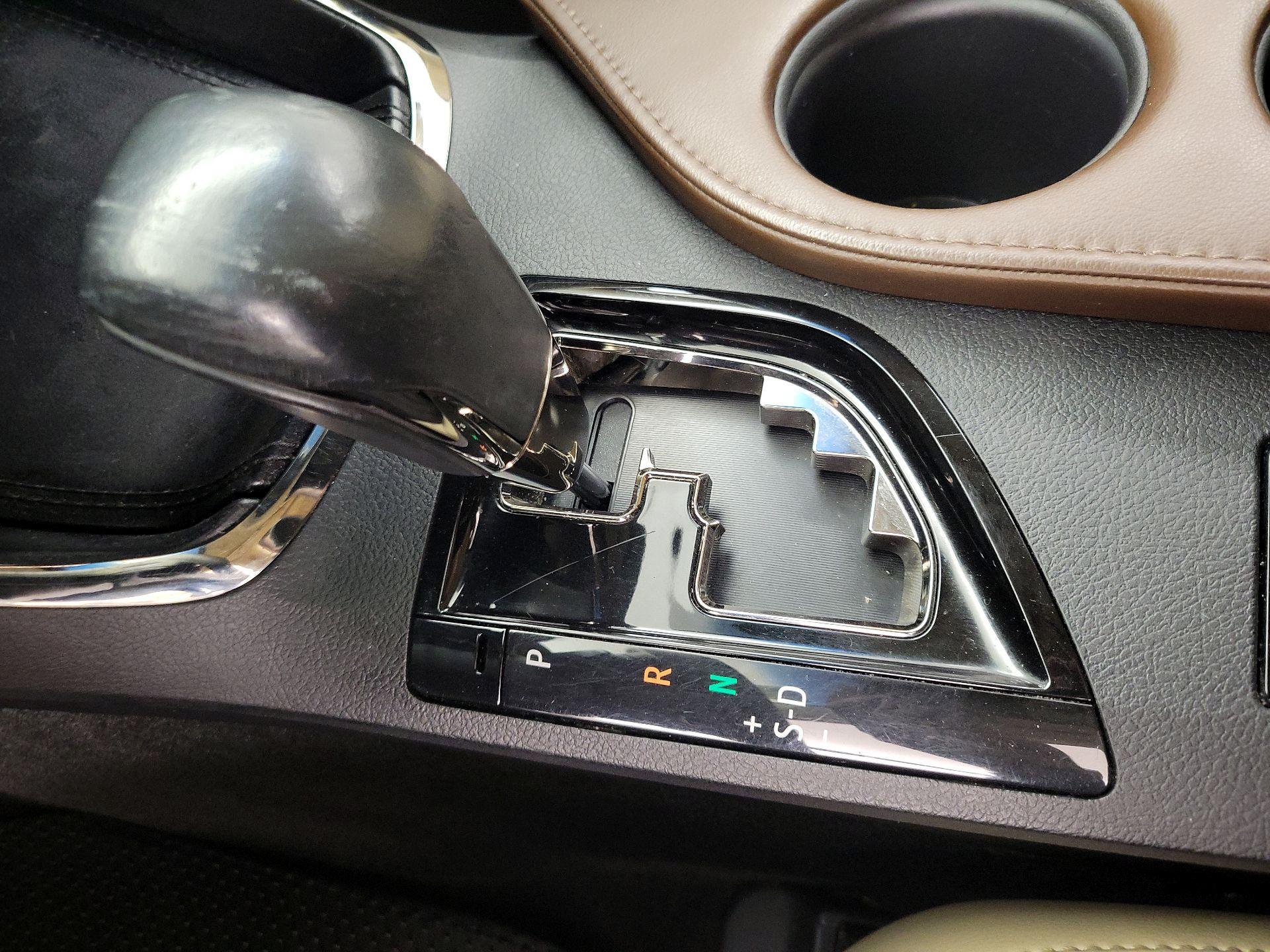 Thumbnail: 2015 Toyota Avalon - 18