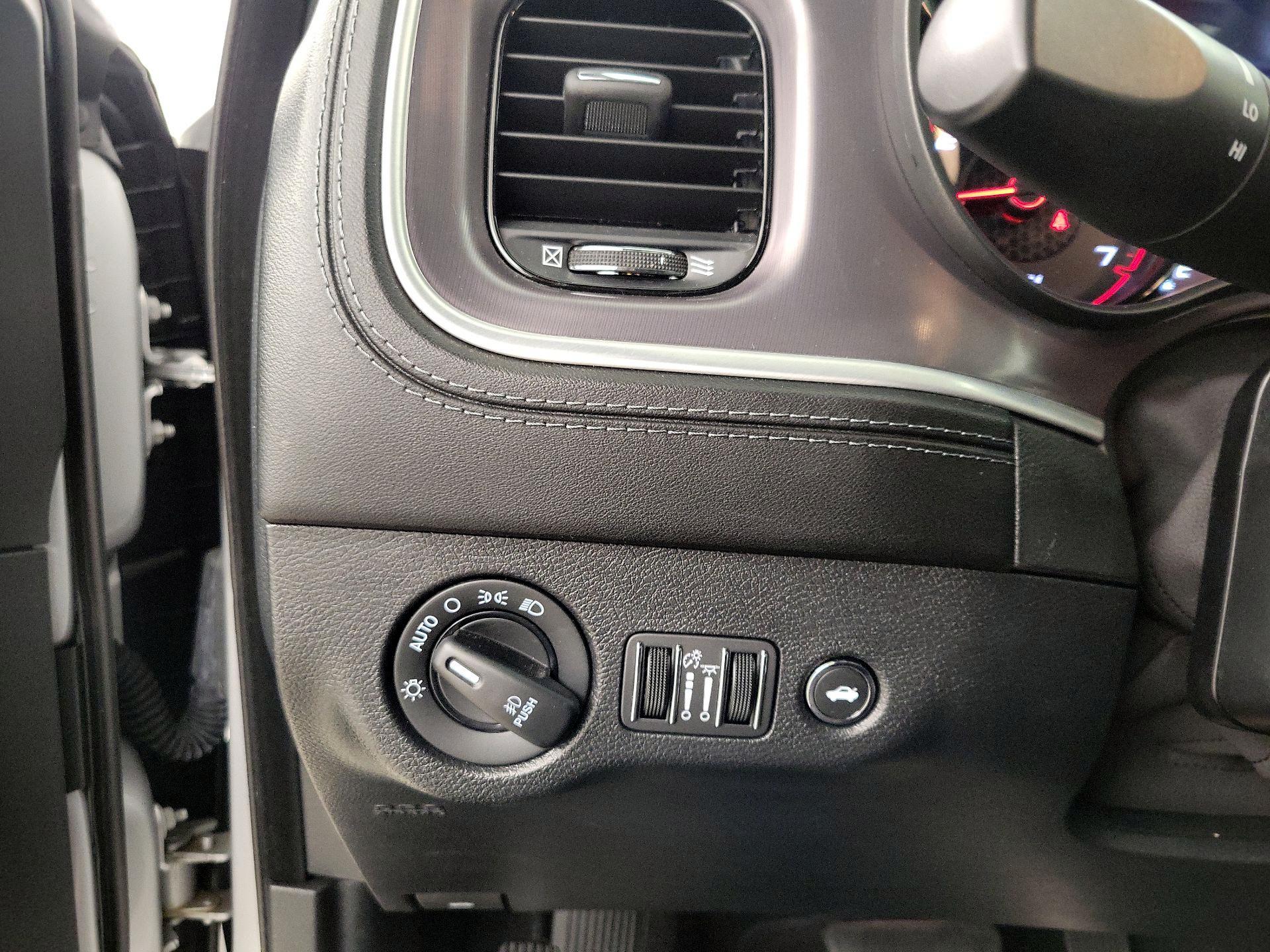 Thumbnail: 2020 Dodge Charger - 13