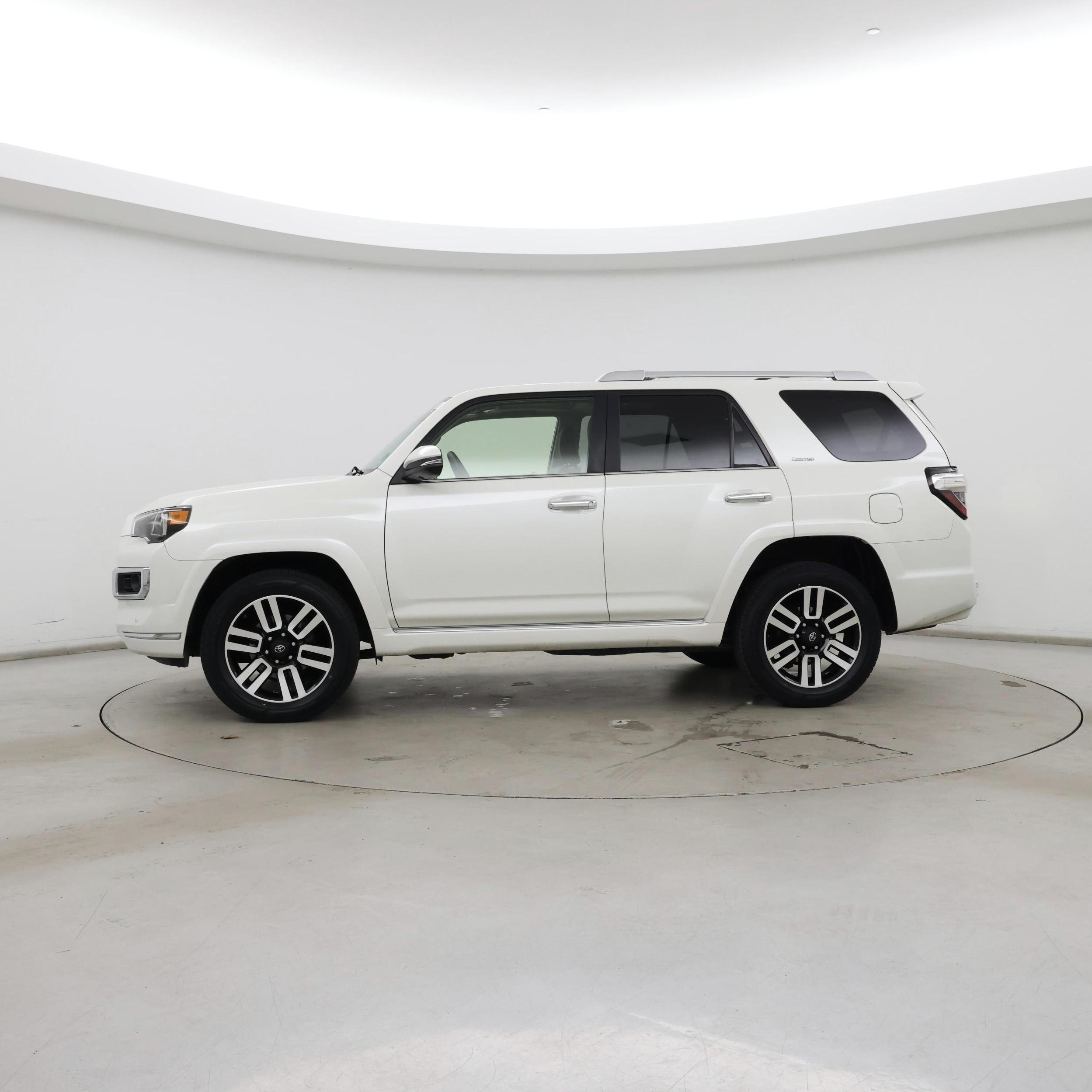 Thumbnail: 2019 Toyota 4Runner - 3