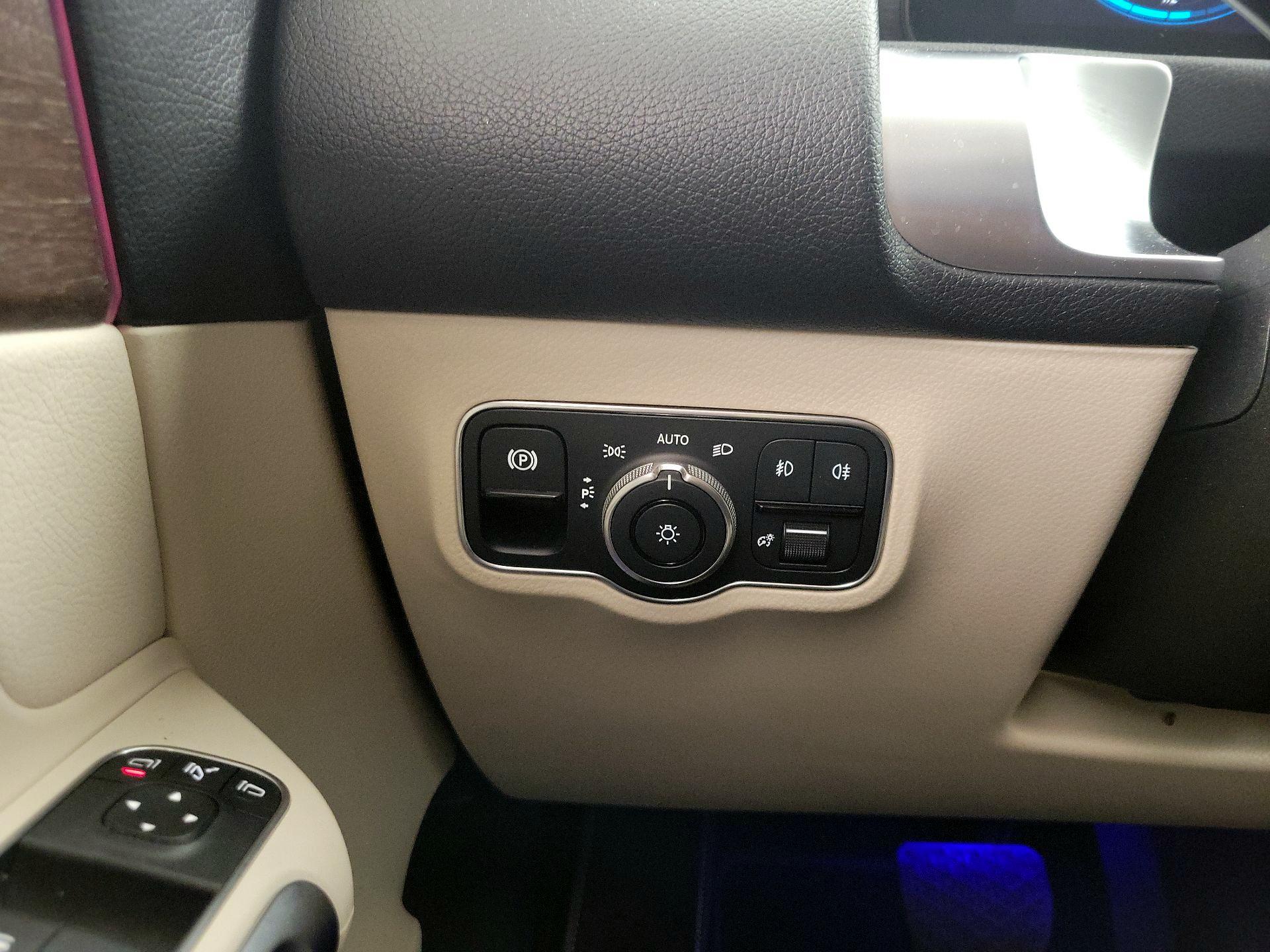 Thumbnail: 2022 Mercedes-Benz GLB - 13