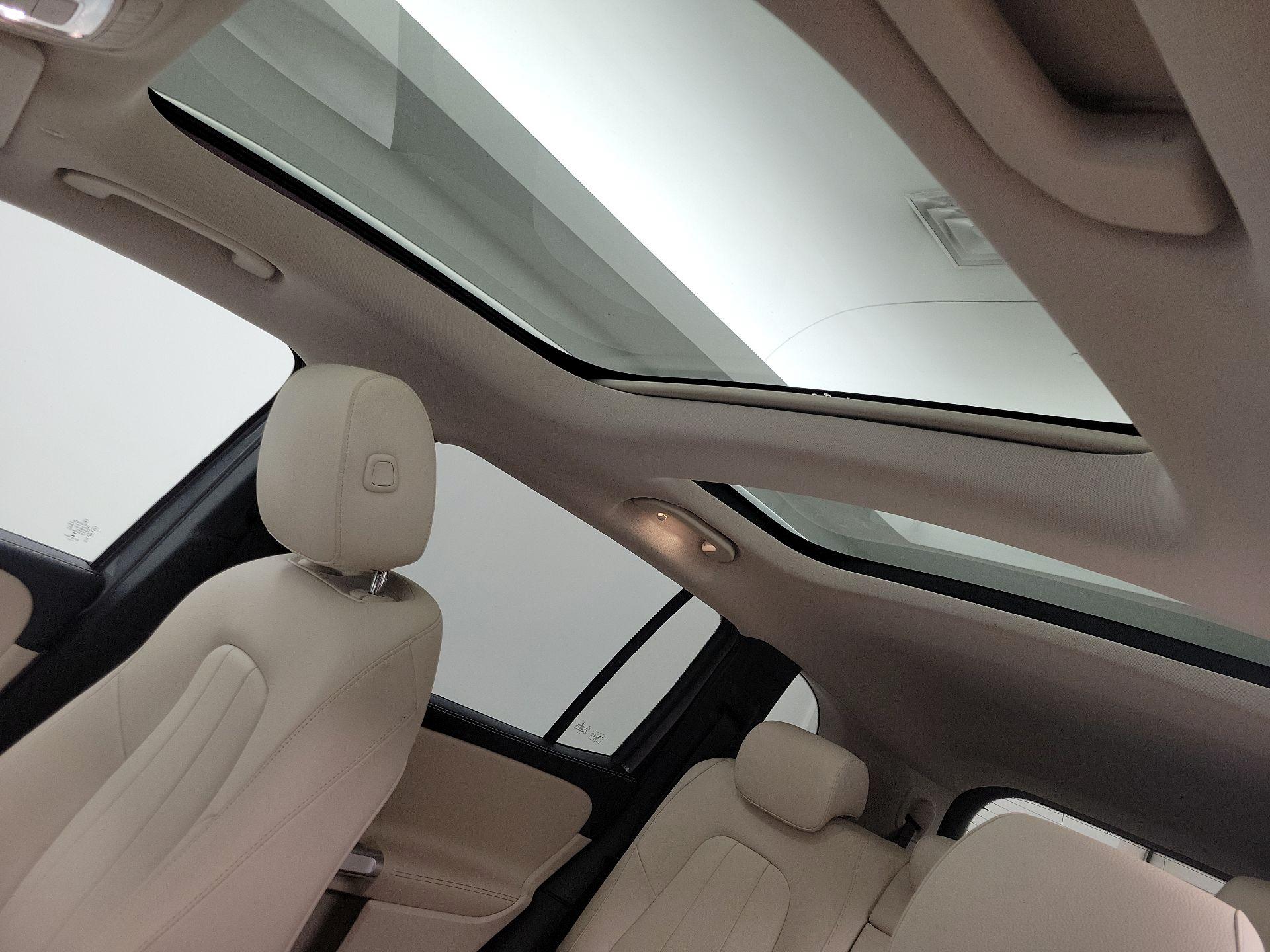 Thumbnail: 2022 Mercedes-Benz GLB - 19