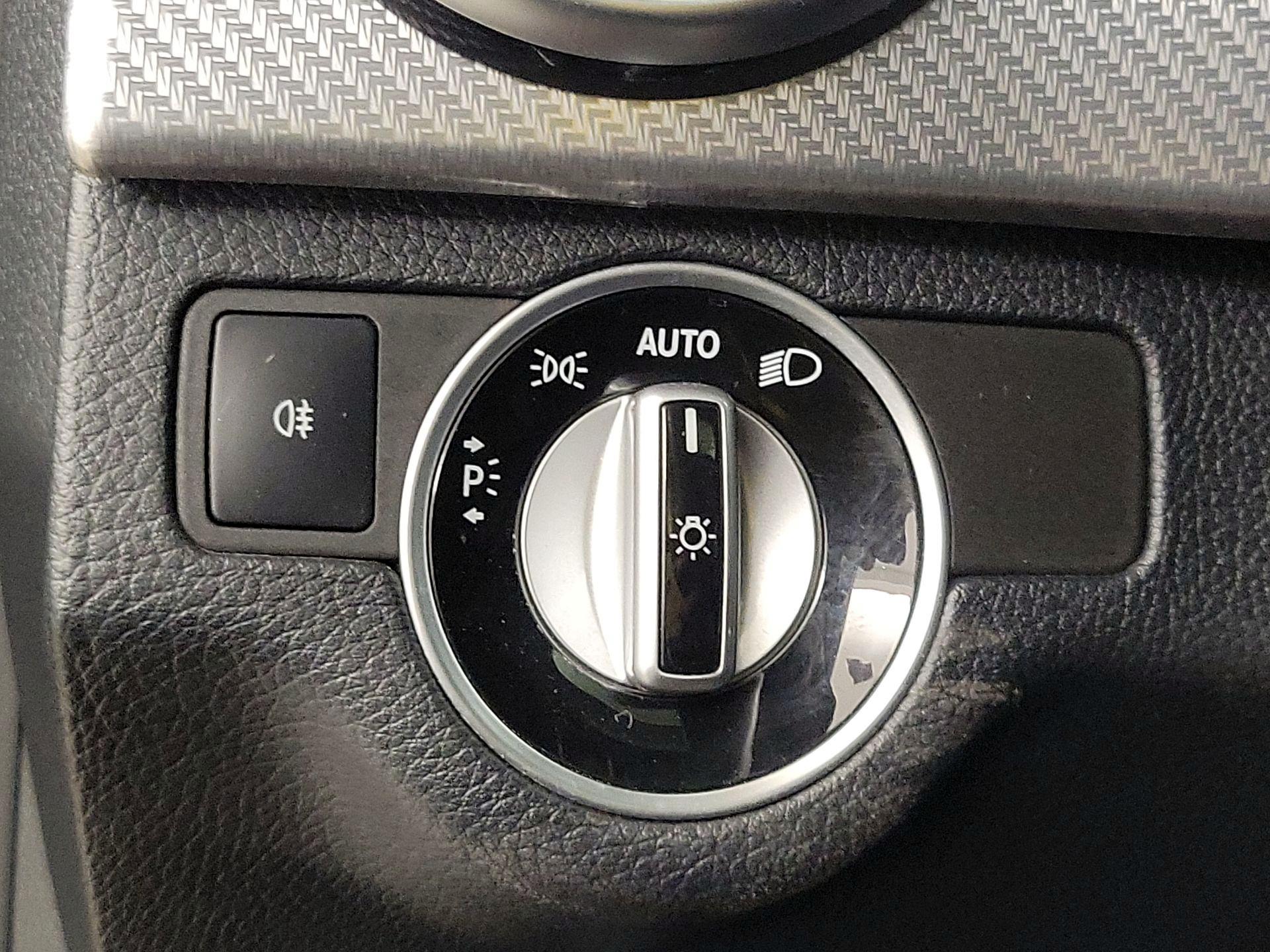 Thumbnail: 2015 Mercedes-Benz GLK - 13