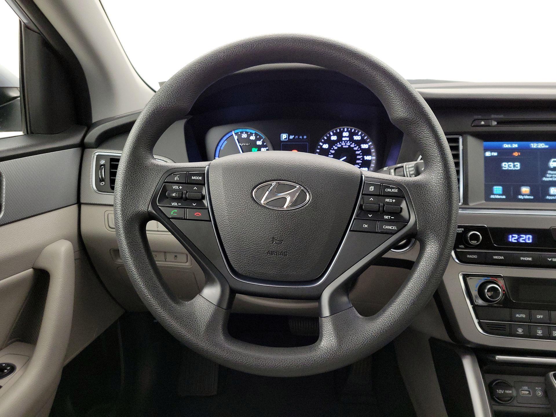 Thumbnail: 2017 Hyundai Sonata - 10