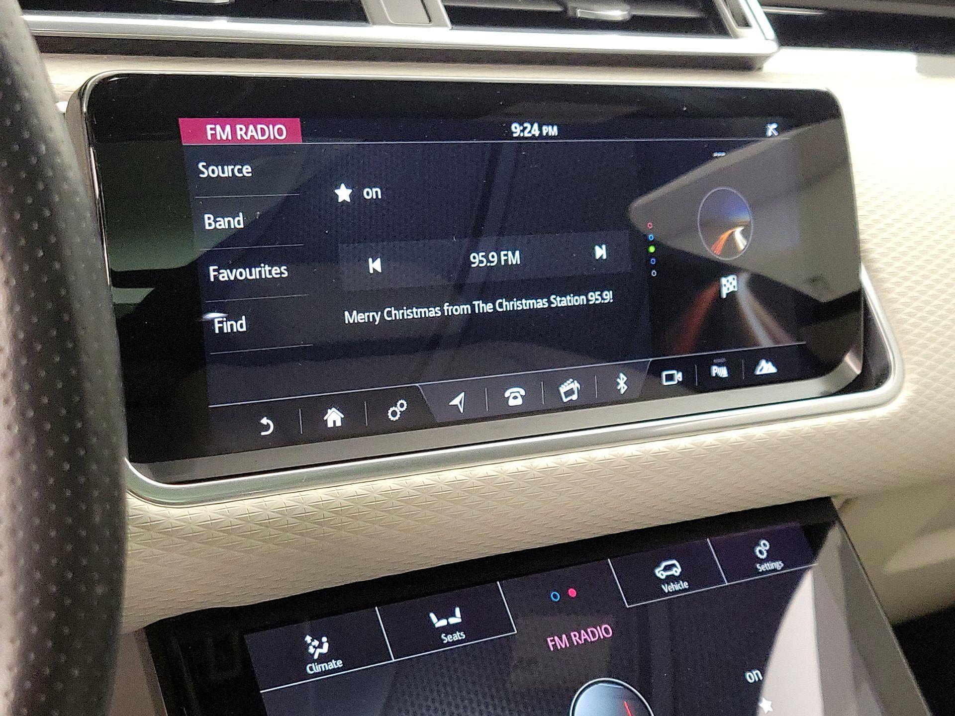 Thumbnail: 2020 Land Rover Range Rover Velar - 15