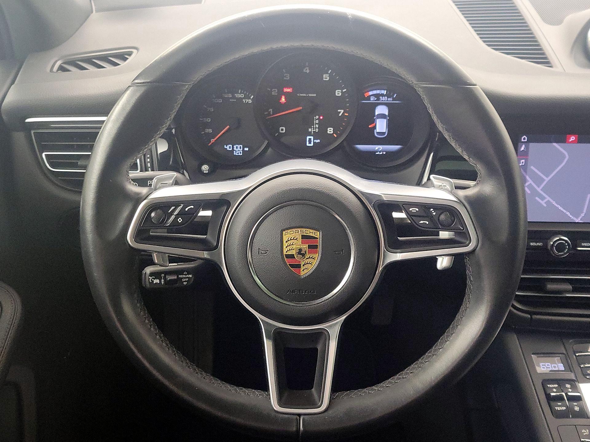 Thumbnail: 2020 Porsche Macan - 10