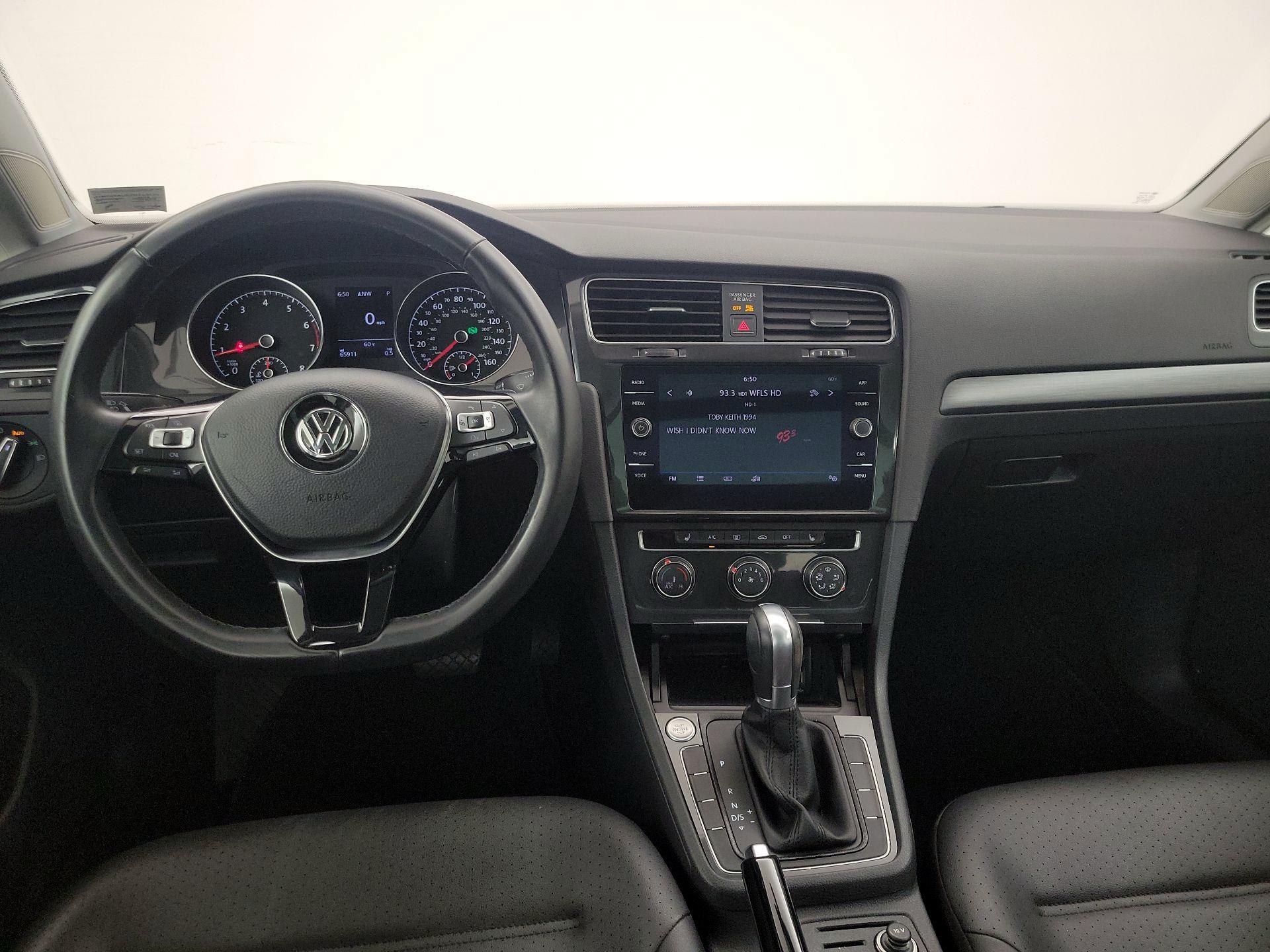 Thumbnail: 2018 Volkswagen Golf - 9