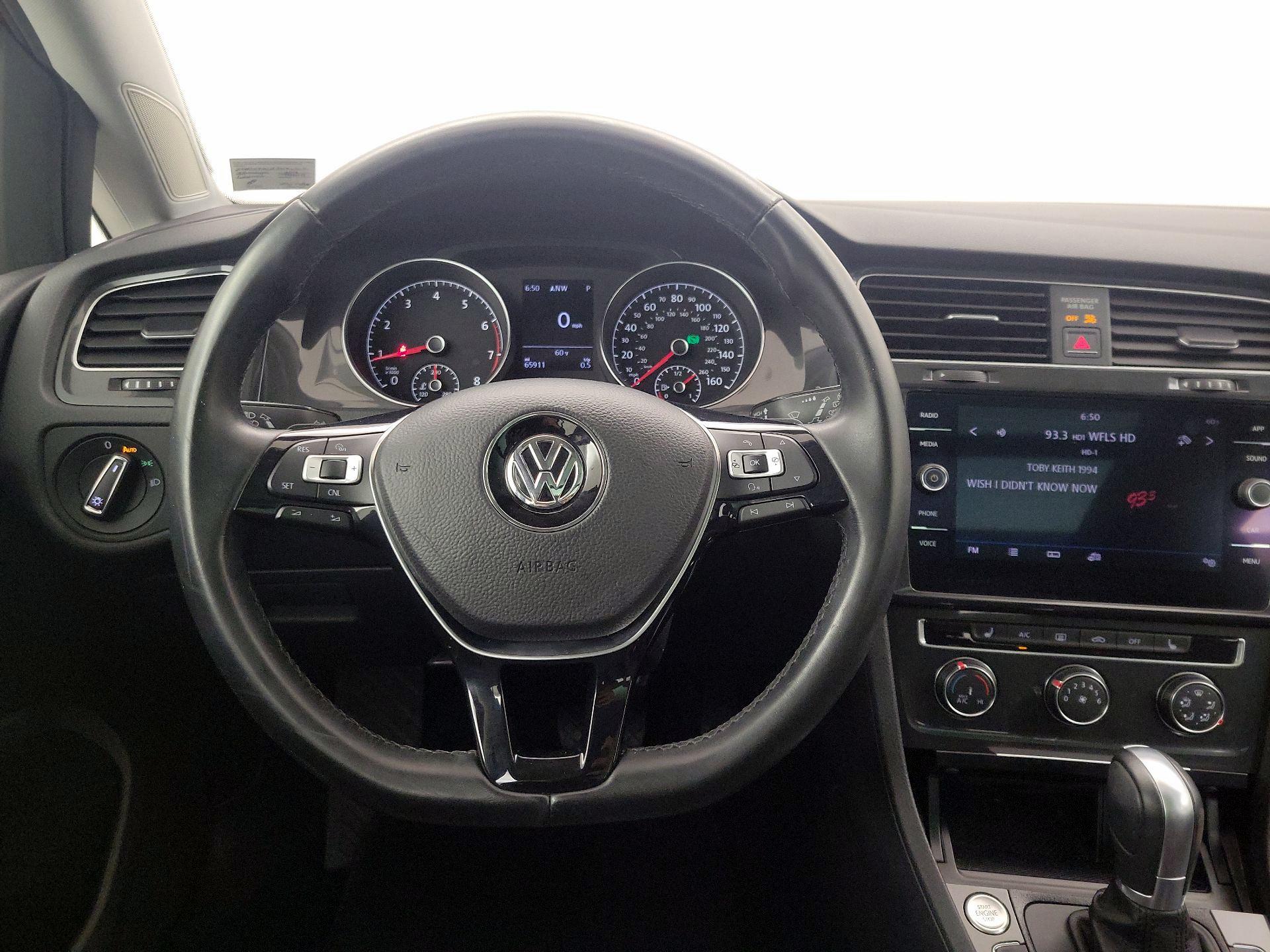 Thumbnail: 2018 Volkswagen Golf - 10