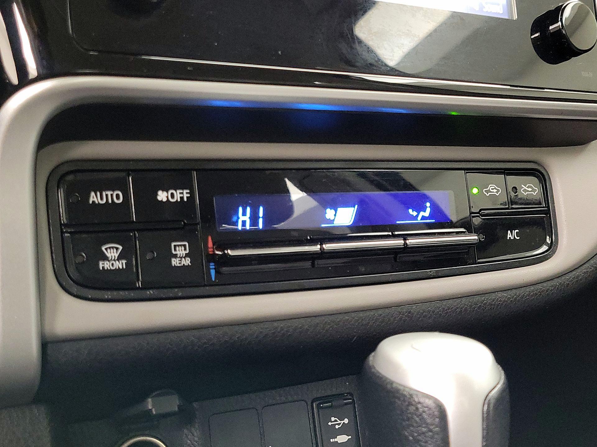 Thumbnail: 2019 Toyota Corolla - 16