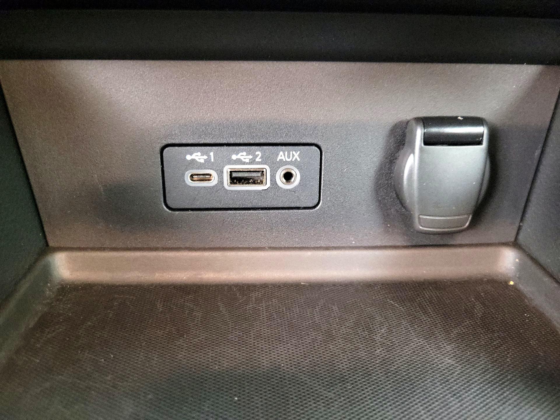 Thumbnail: 2020 Nissan Sentra - 18