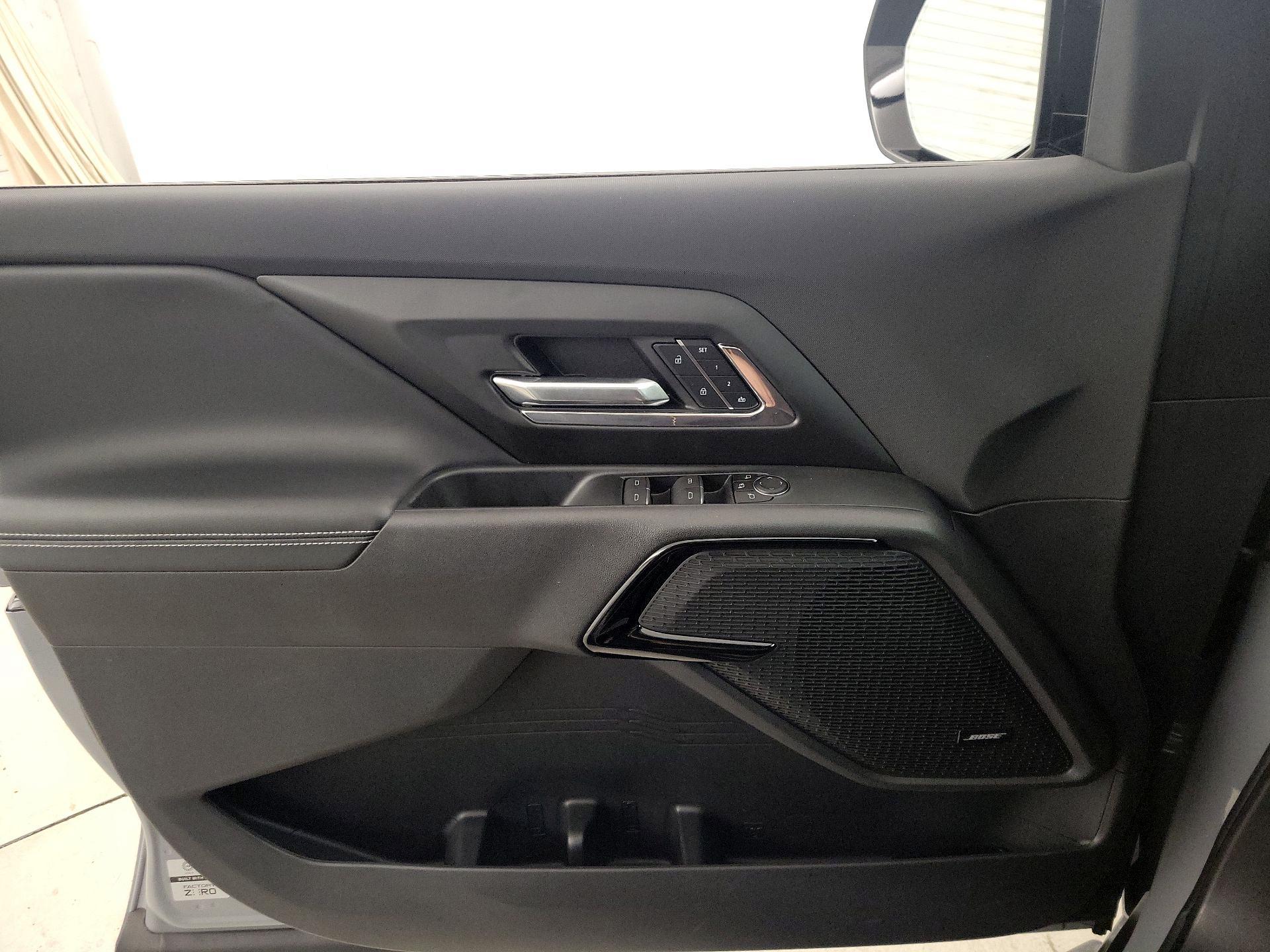 Thumbnail: 2025 Chevrolet Silverado EV - 12