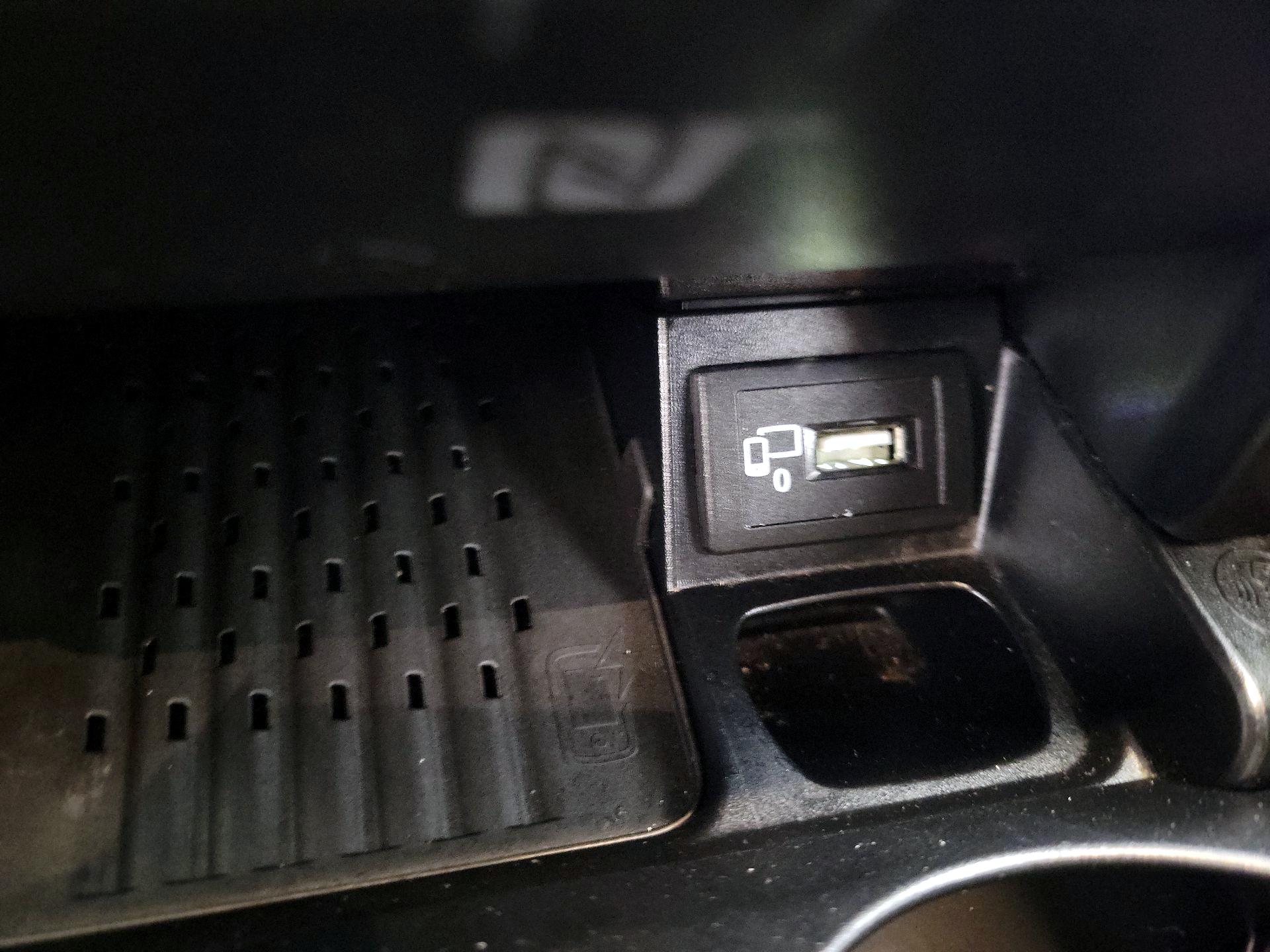 Thumbnail: 2020 Mercedes-Benz E-Class - 19