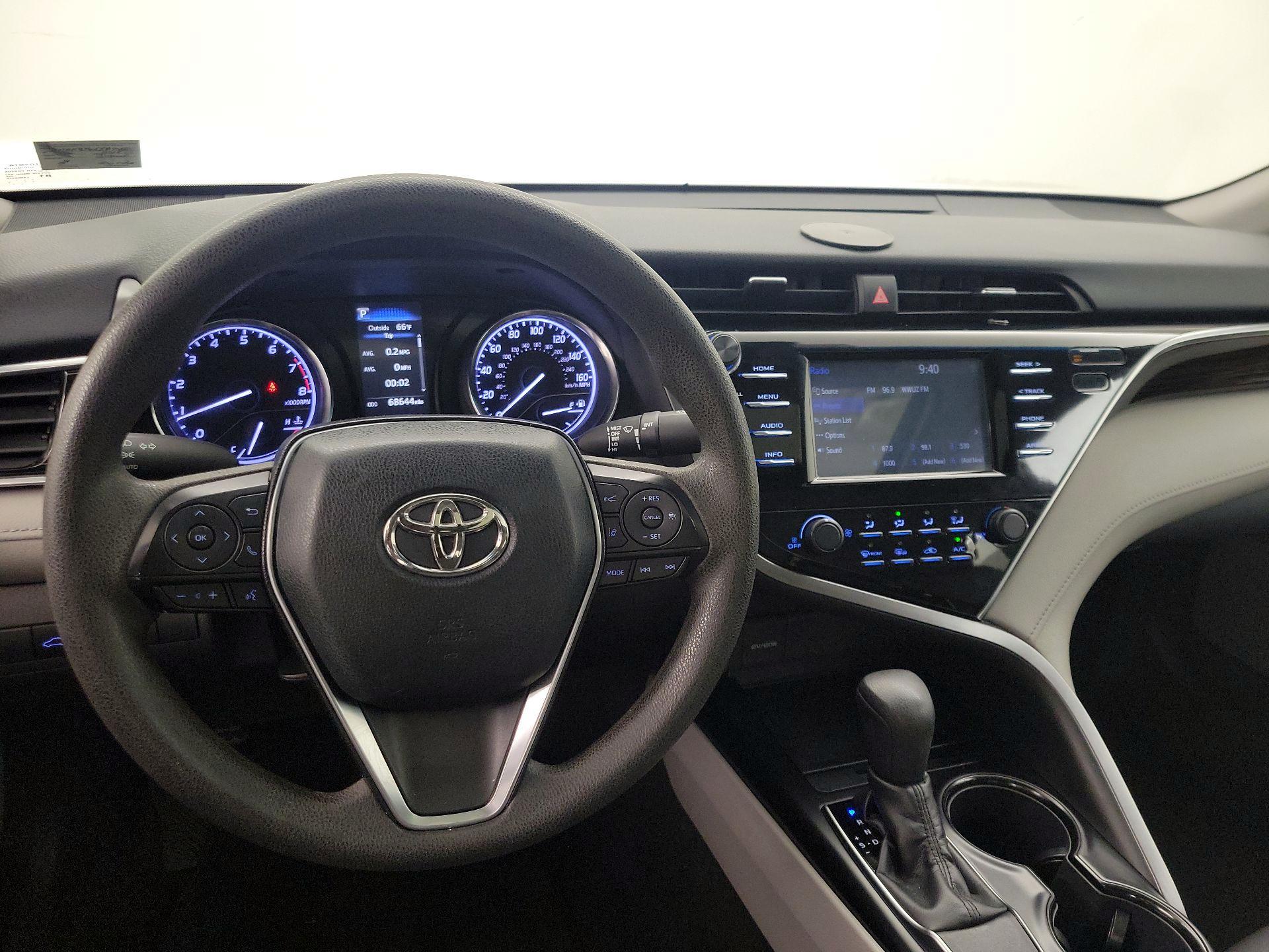 Thumbnail: 2018 Toyota Camry - 10