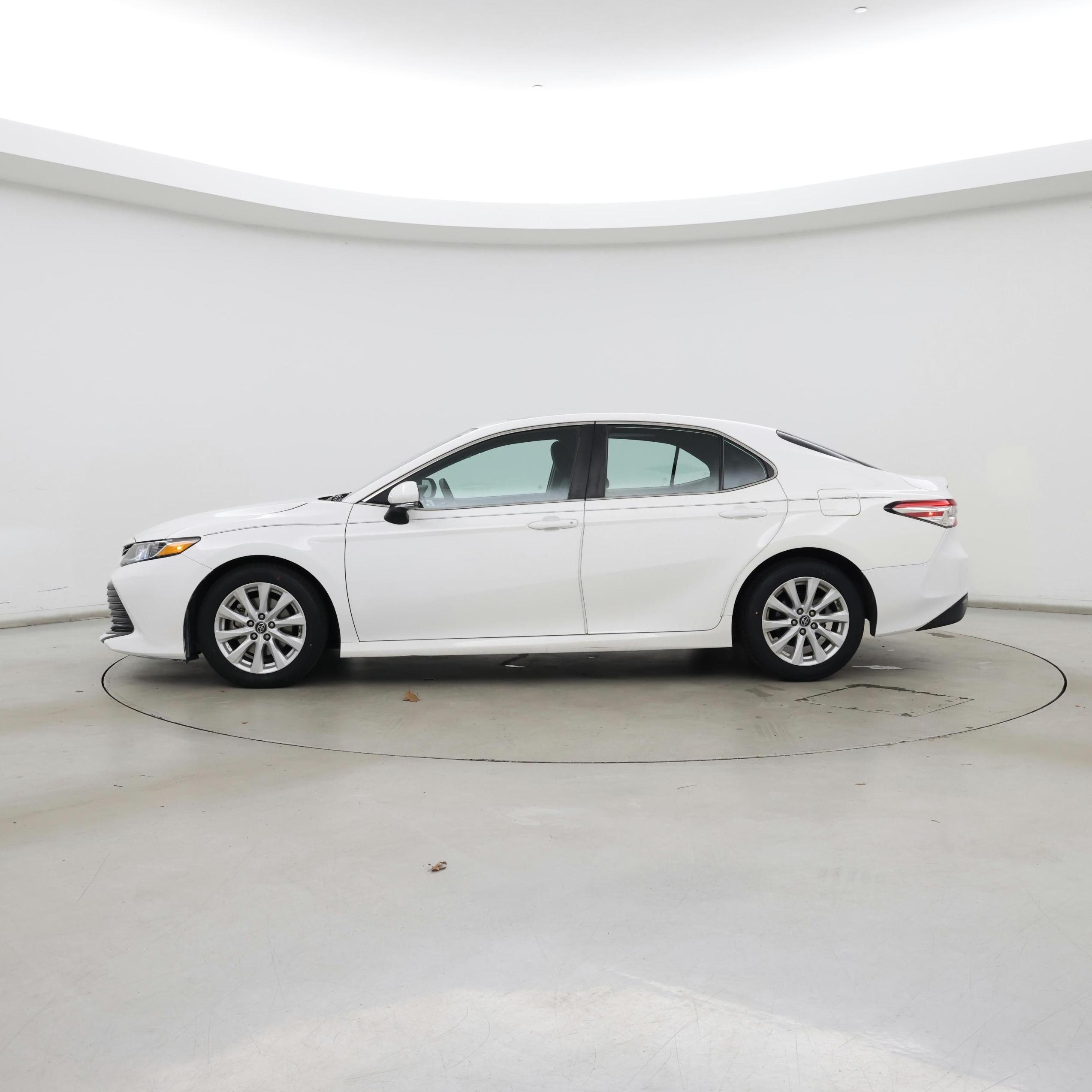 Thumbnail: 2018 Toyota Camry - 3