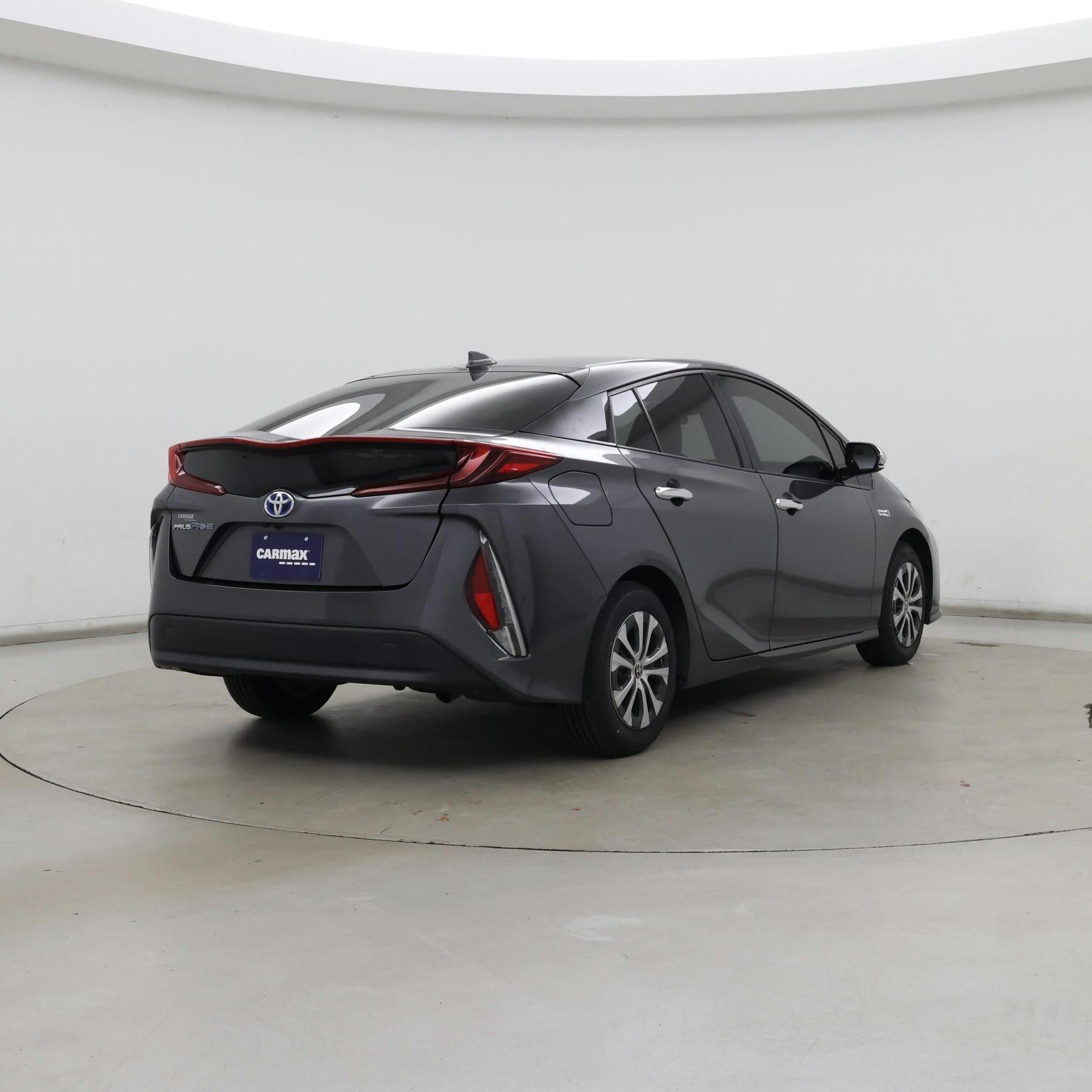 Thumbnail: 2018 Toyota Prius Prime - 8