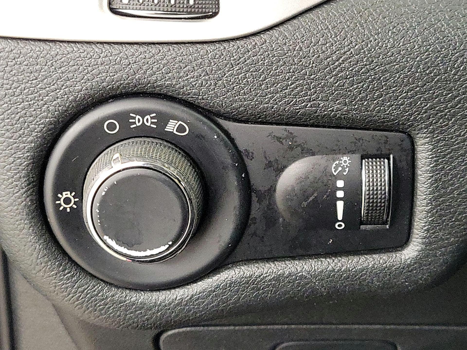 Thumbnail: 2015 Jeep Cherokee - 13