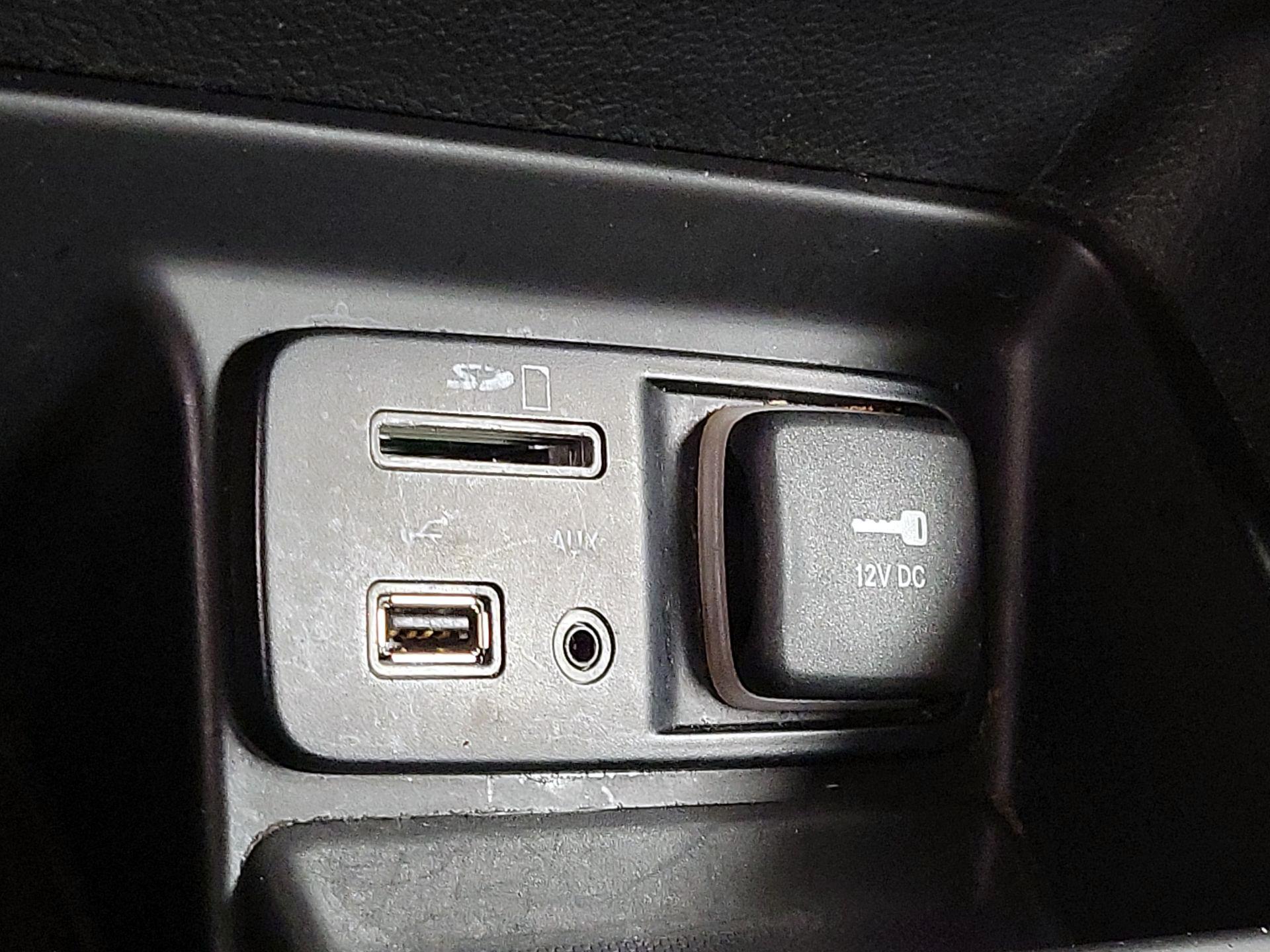 Thumbnail: 2015 Jeep Cherokee - 18