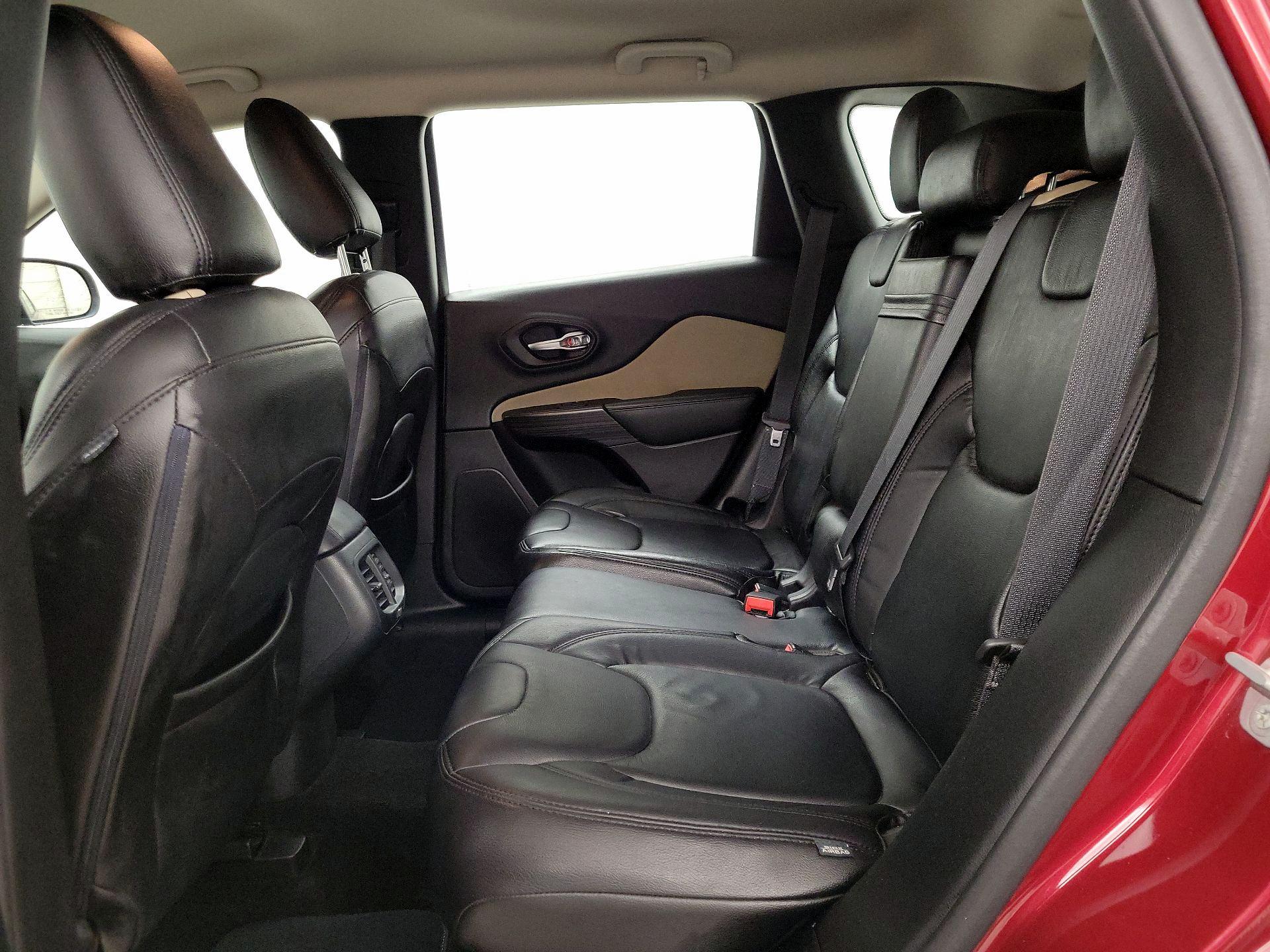 Thumbnail: 2015 Jeep Cherokee - 19