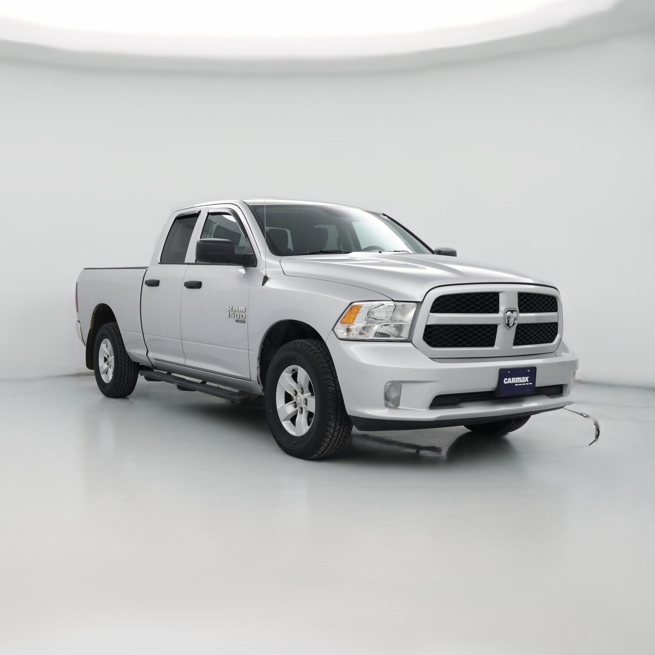 Thumbnail: 2019 RAM 1500 Classic - 1