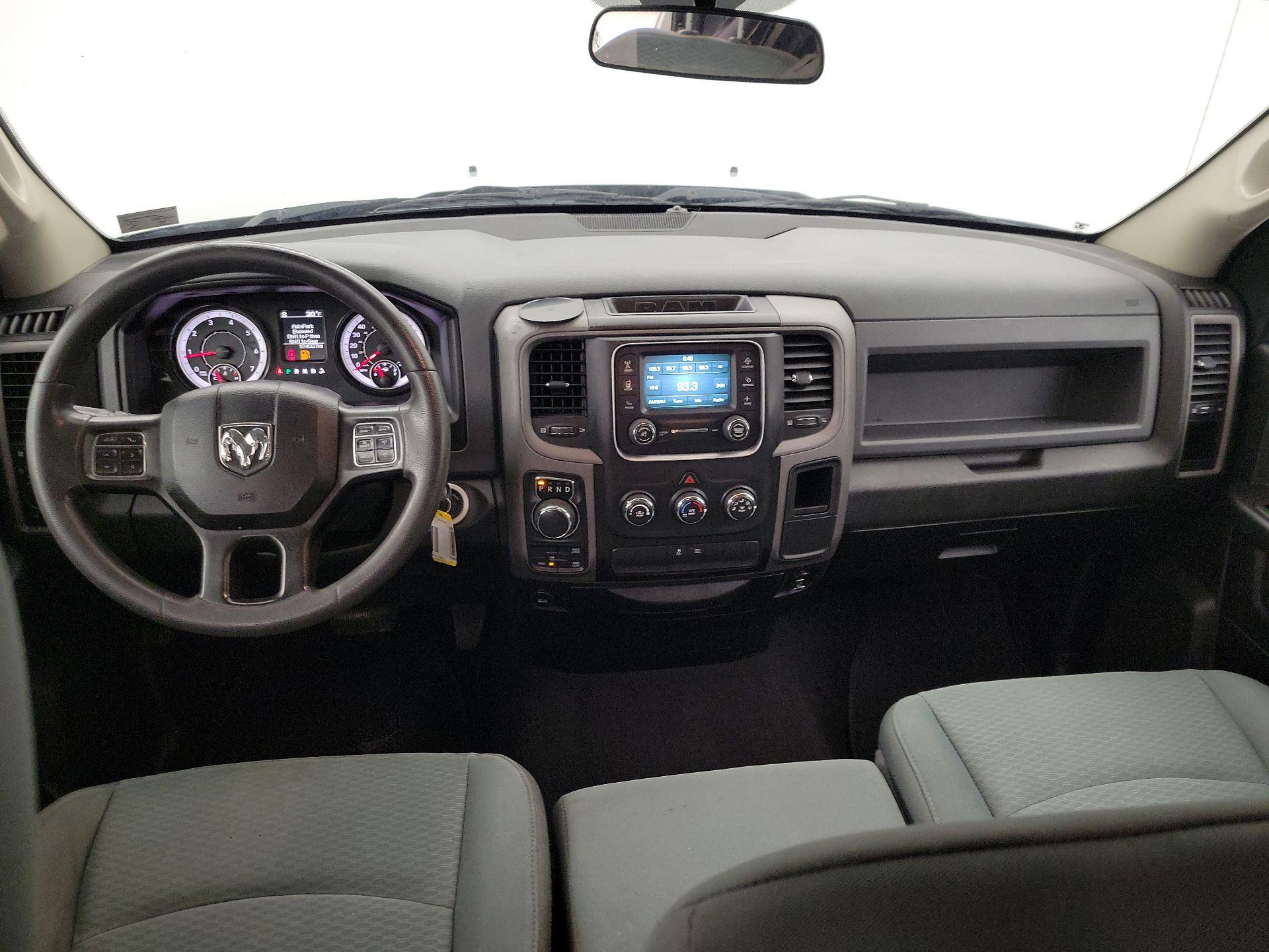 Thumbnail: 2019 RAM 1500 Classic - 9