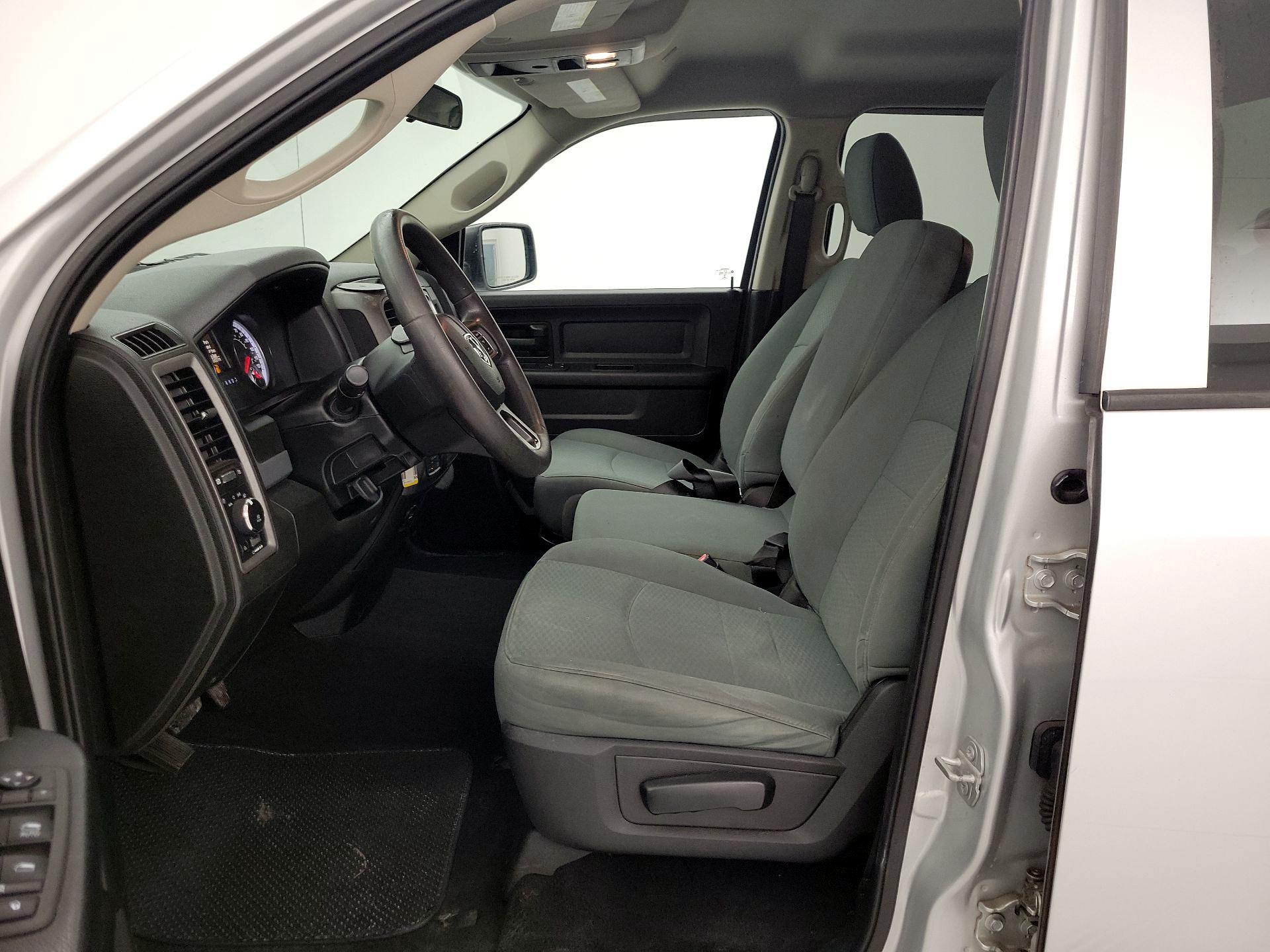 Thumbnail: 2019 RAM 1500 Classic - 11