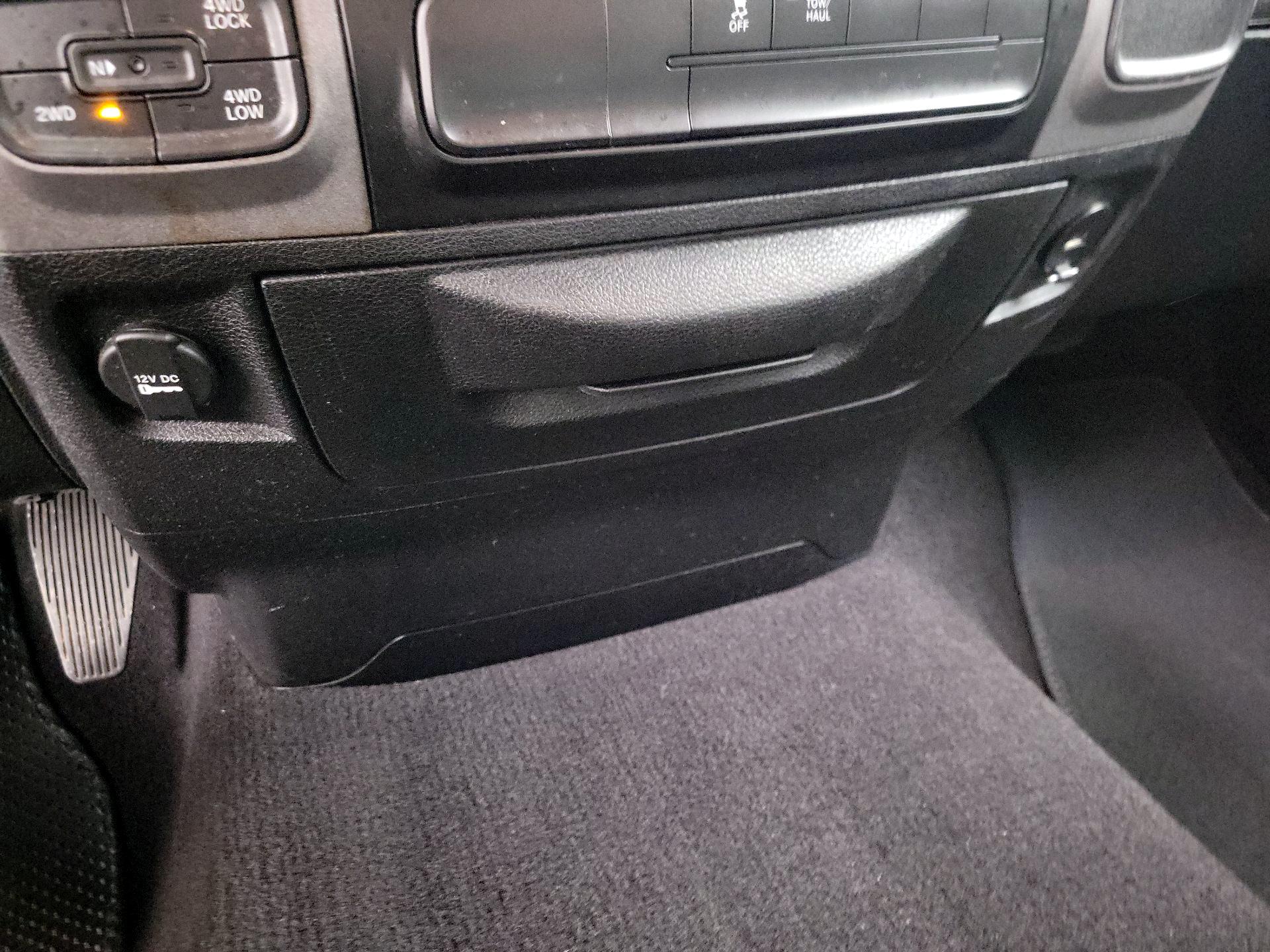 Thumbnail: 2019 RAM 1500 Classic - 18