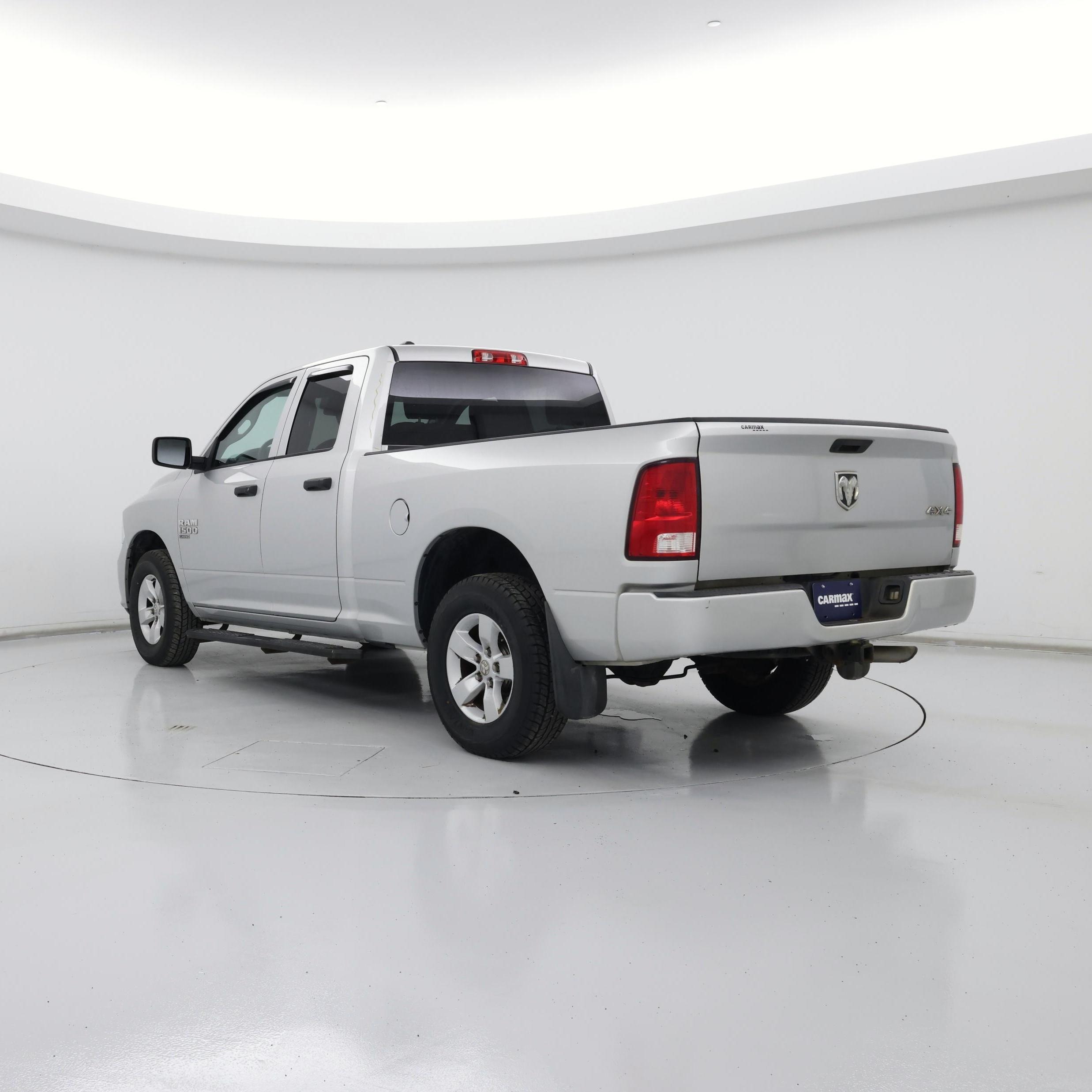 Thumbnail: 2019 RAM 1500 Classic - 2