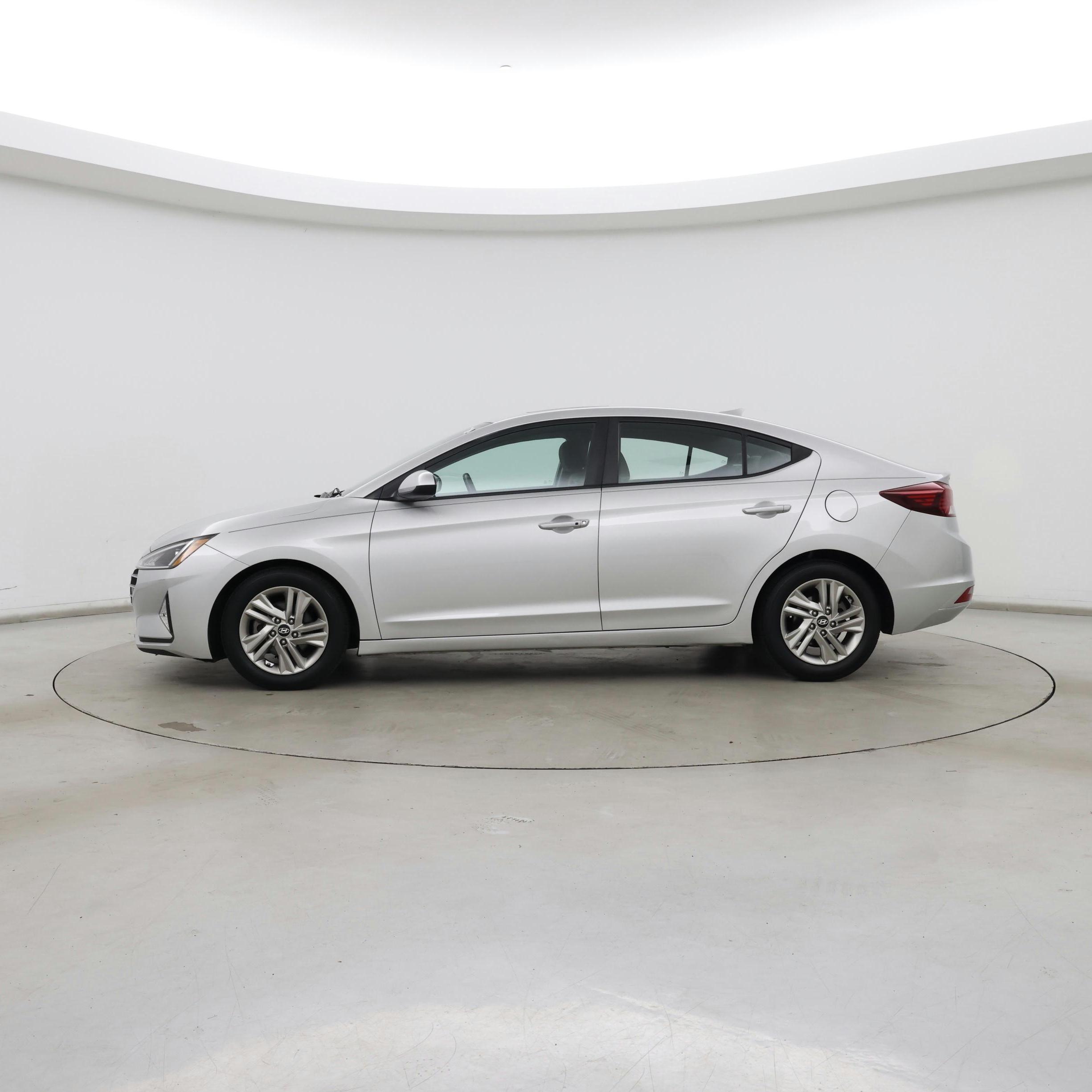 Thumbnail: 2019 Hyundai Elantra - 3