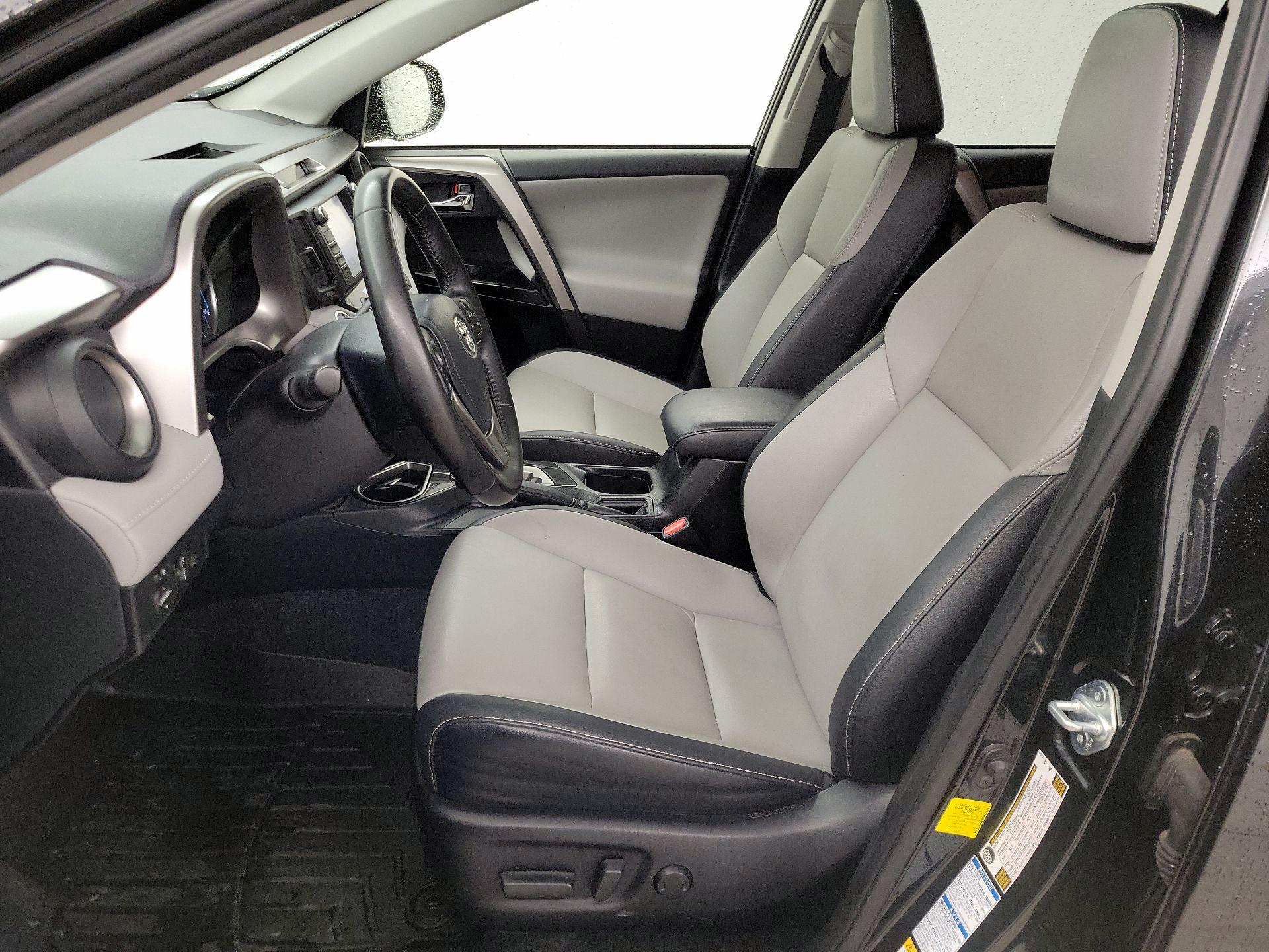 Thumbnail: 2018 Toyota RAV4 - 11