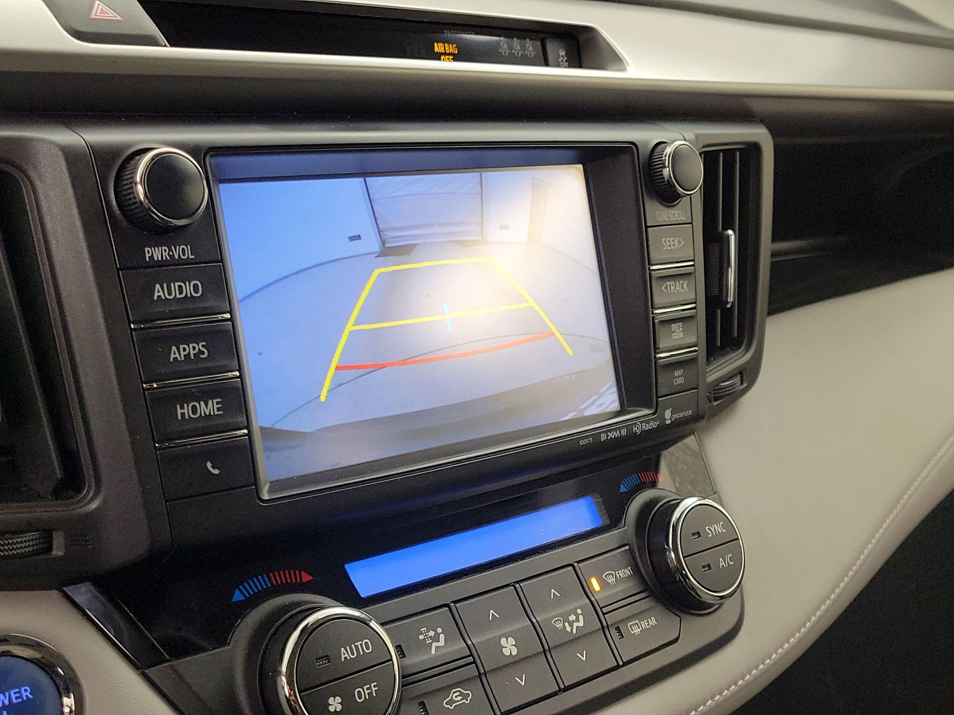 Thumbnail: 2018 Toyota RAV4 - 15