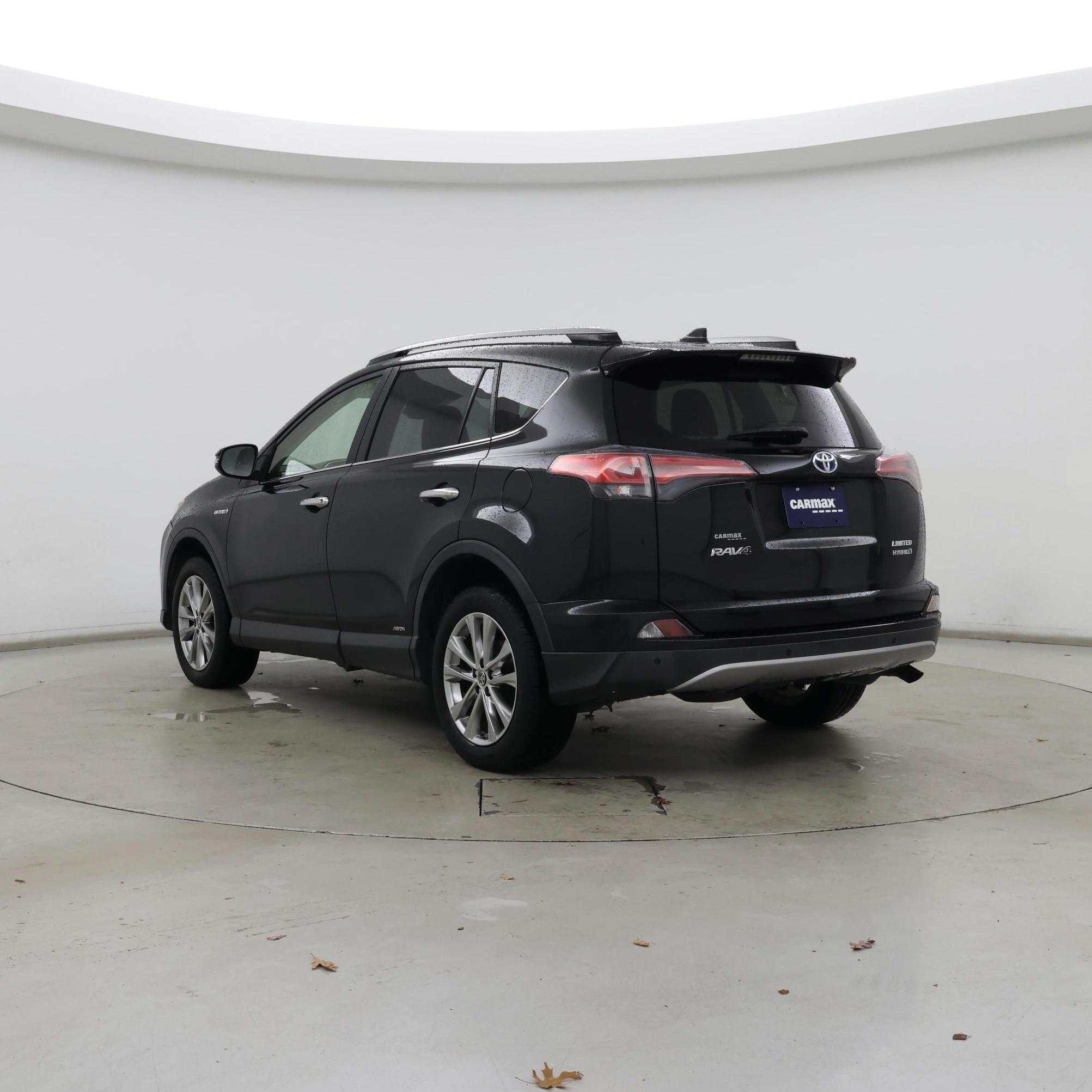 Thumbnail: 2018 Toyota RAV4 - 2