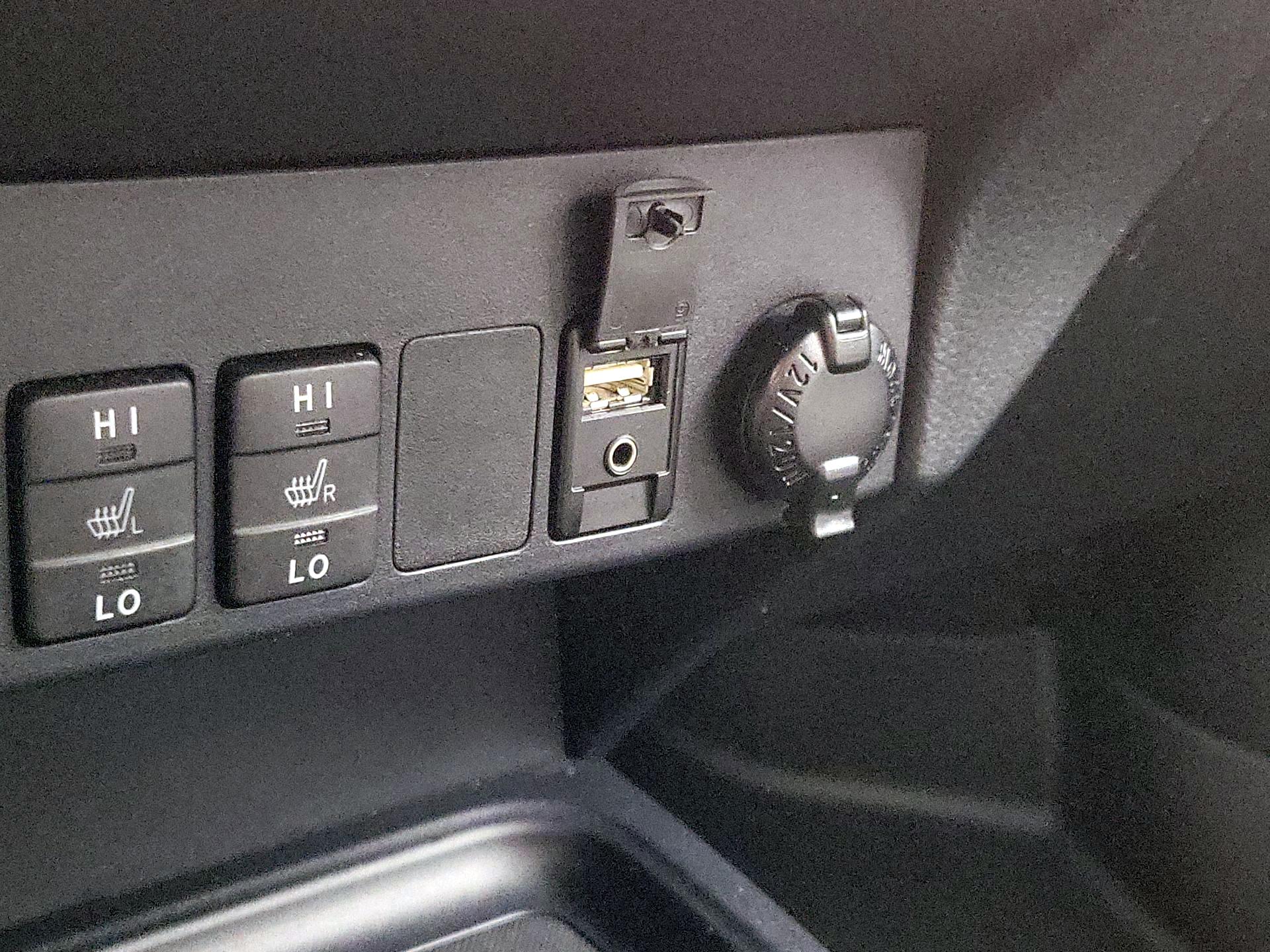 Thumbnail: 2018 Toyota RAV4 - 19