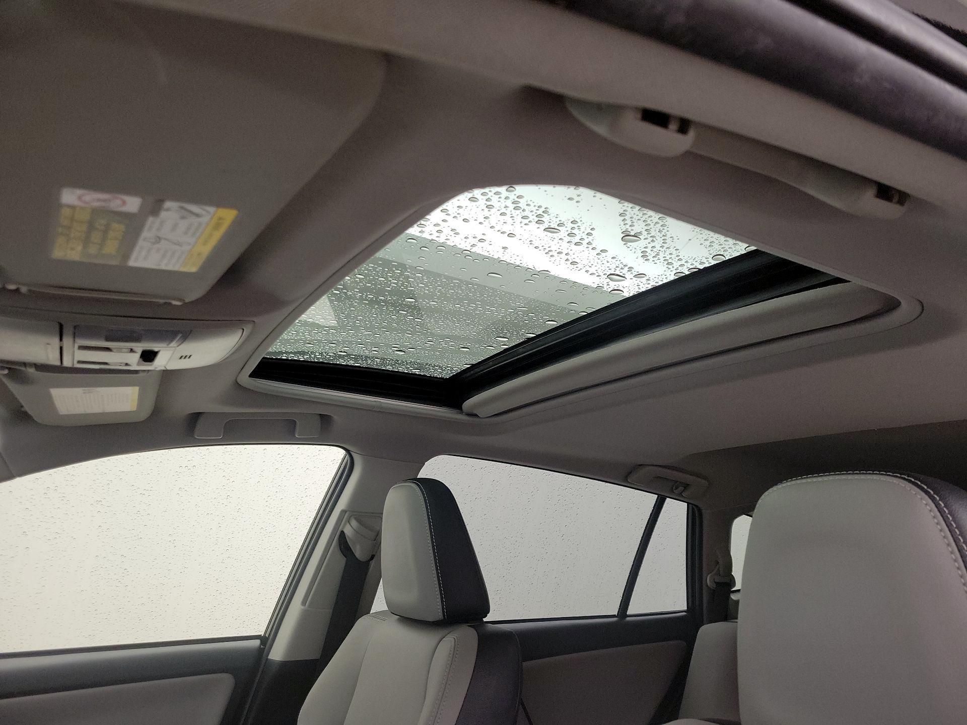 Thumbnail: 2018 Toyota RAV4 - 20