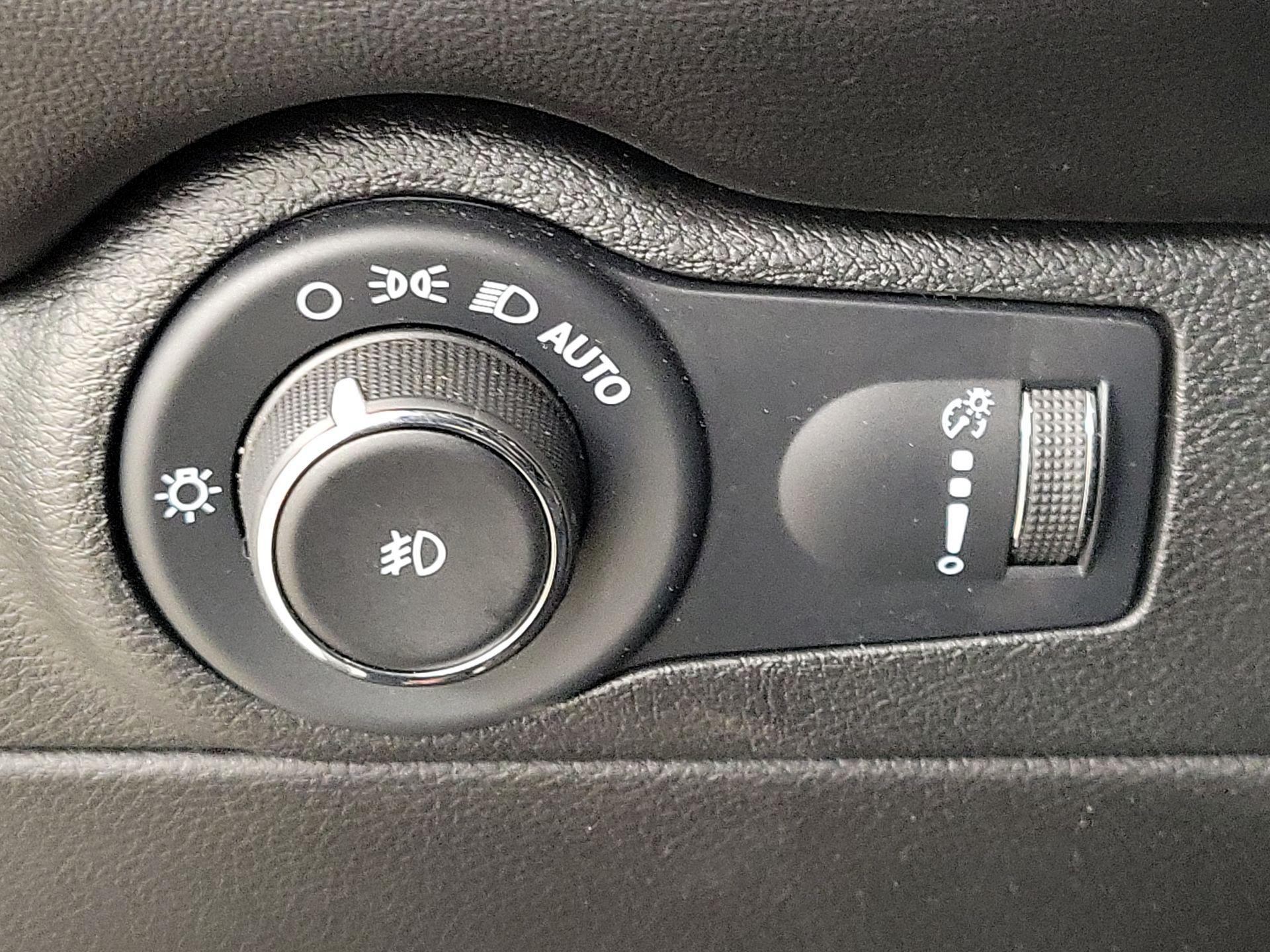 Thumbnail: 2022 Dodge Durango - 13