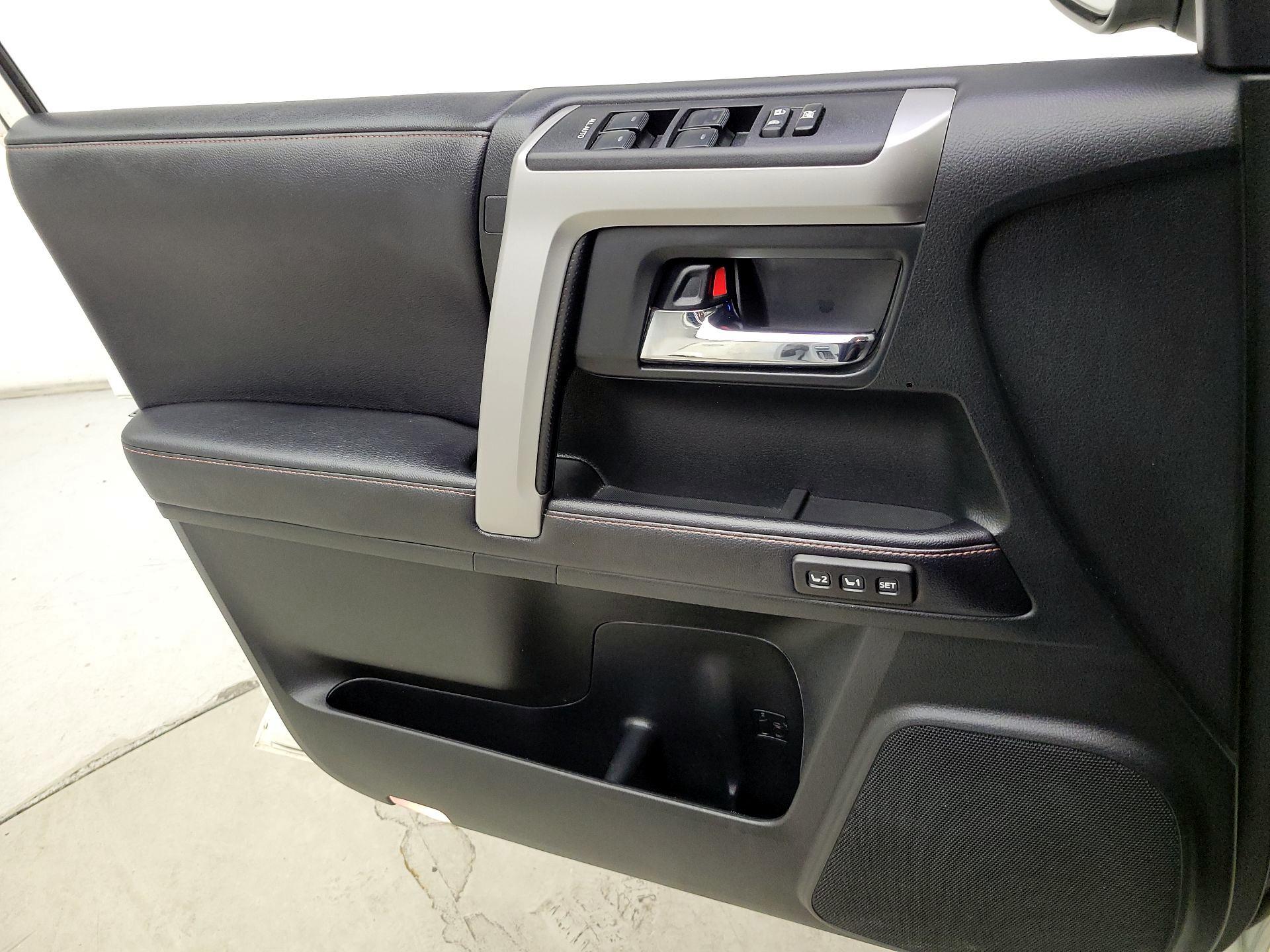 Thumbnail: 2019 Toyota 4Runner - 12