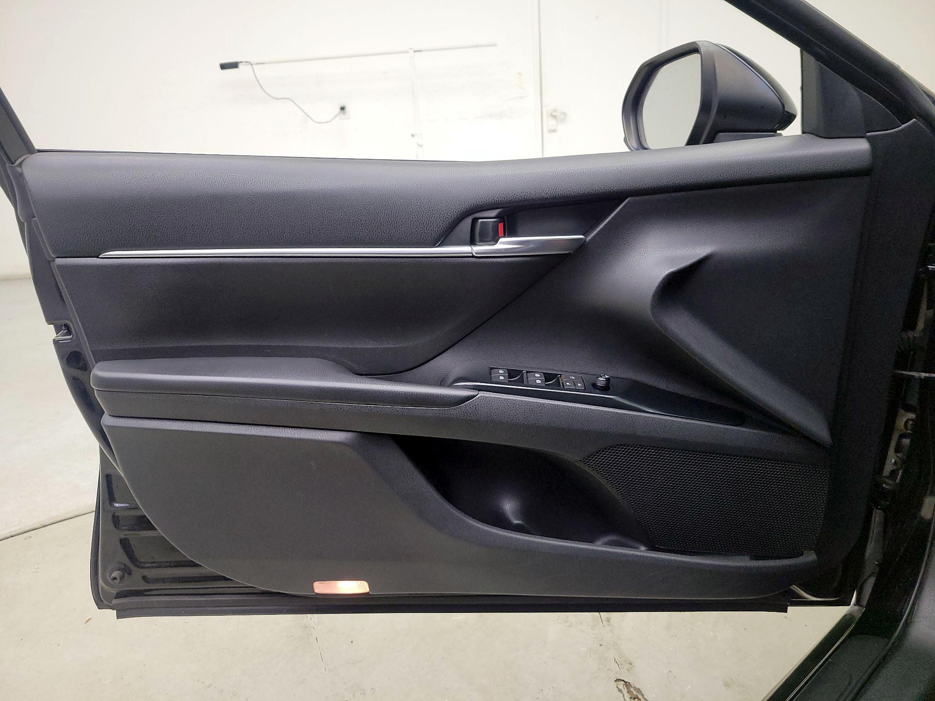 Thumbnail: 2019 Toyota Camry - 12